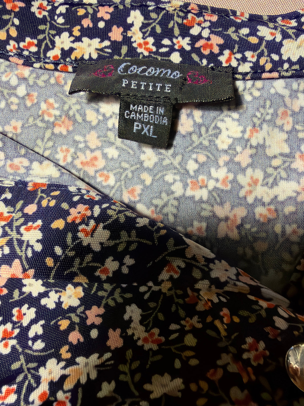Cocomo Petite Ditsy Floral Blouse – Navy, Size PXL