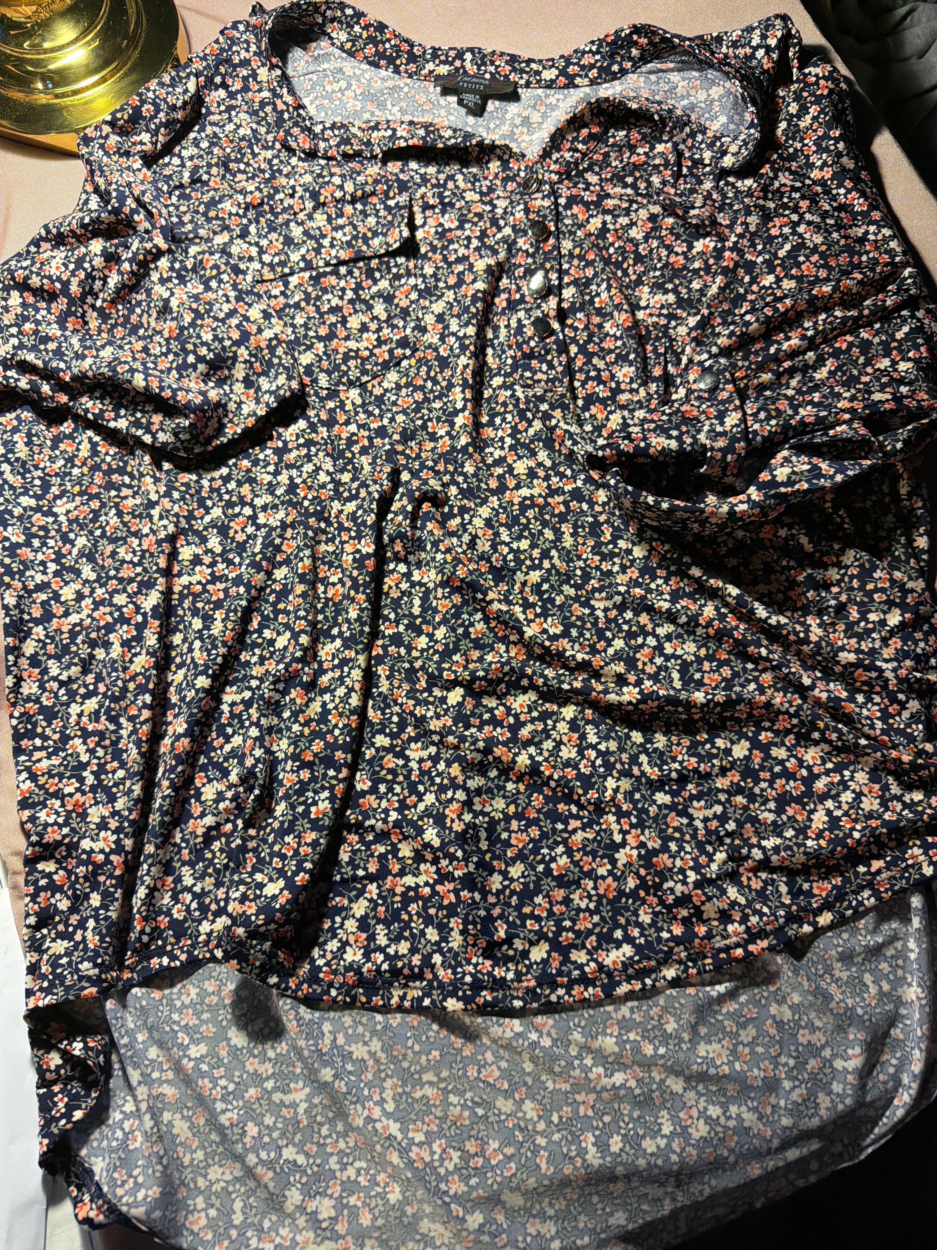 Cocomo Petite Ditsy Floral Blouse – Navy, Size PXL