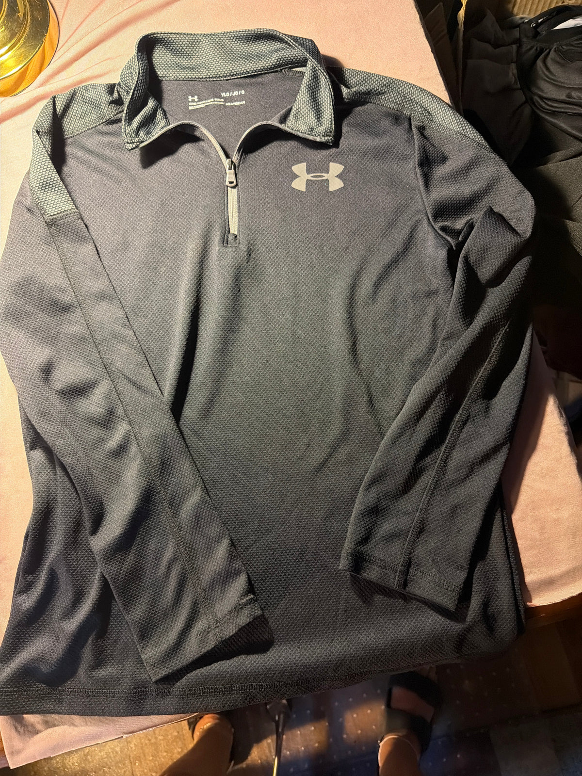 Under Armour HeatGear Quarter-Zip Pullover | Youth Large