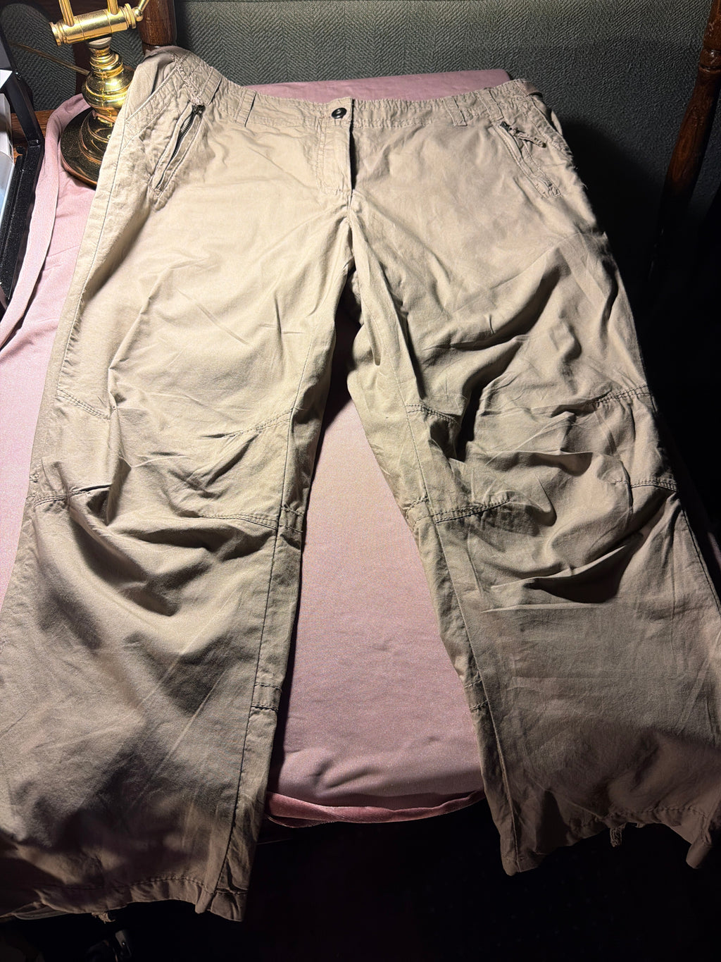 Dalia Collection Petite Khaki Cargo Capri Pants