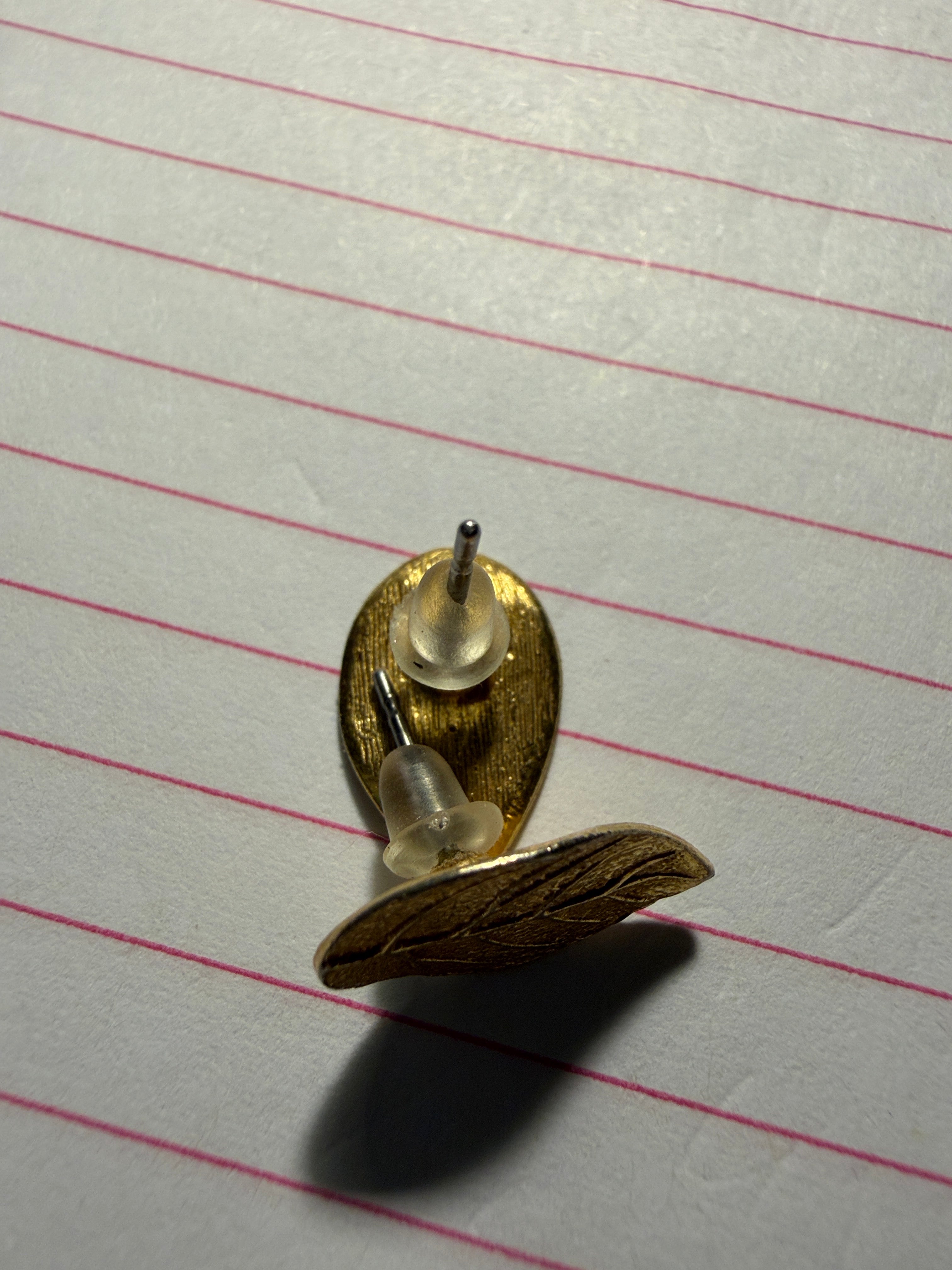 Vintage Gold-Tone Leaf Stud Earrings – Botanical Nature Jewelry