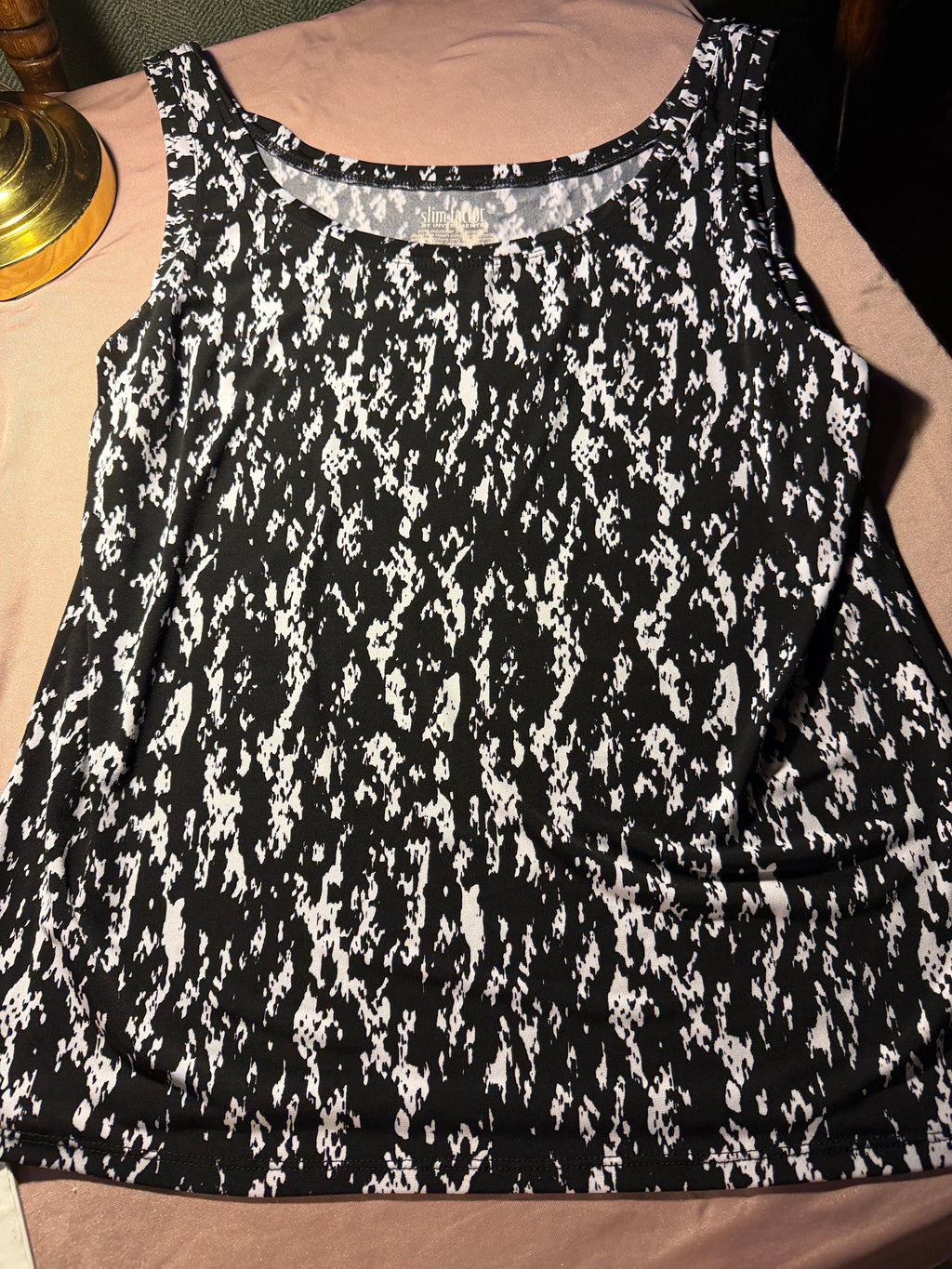 Slim Factor by Investments Black & White Abstract Tank Top – Size L
