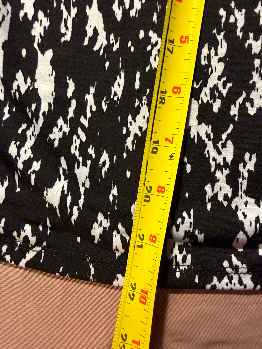 Slim Factor by Investments Black & White Abstract Tank Top – Size L