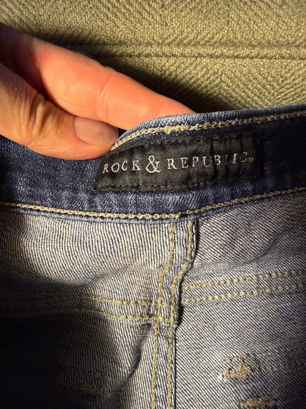 Rock & Republic Embroidered Turtle Jeans – Size 16