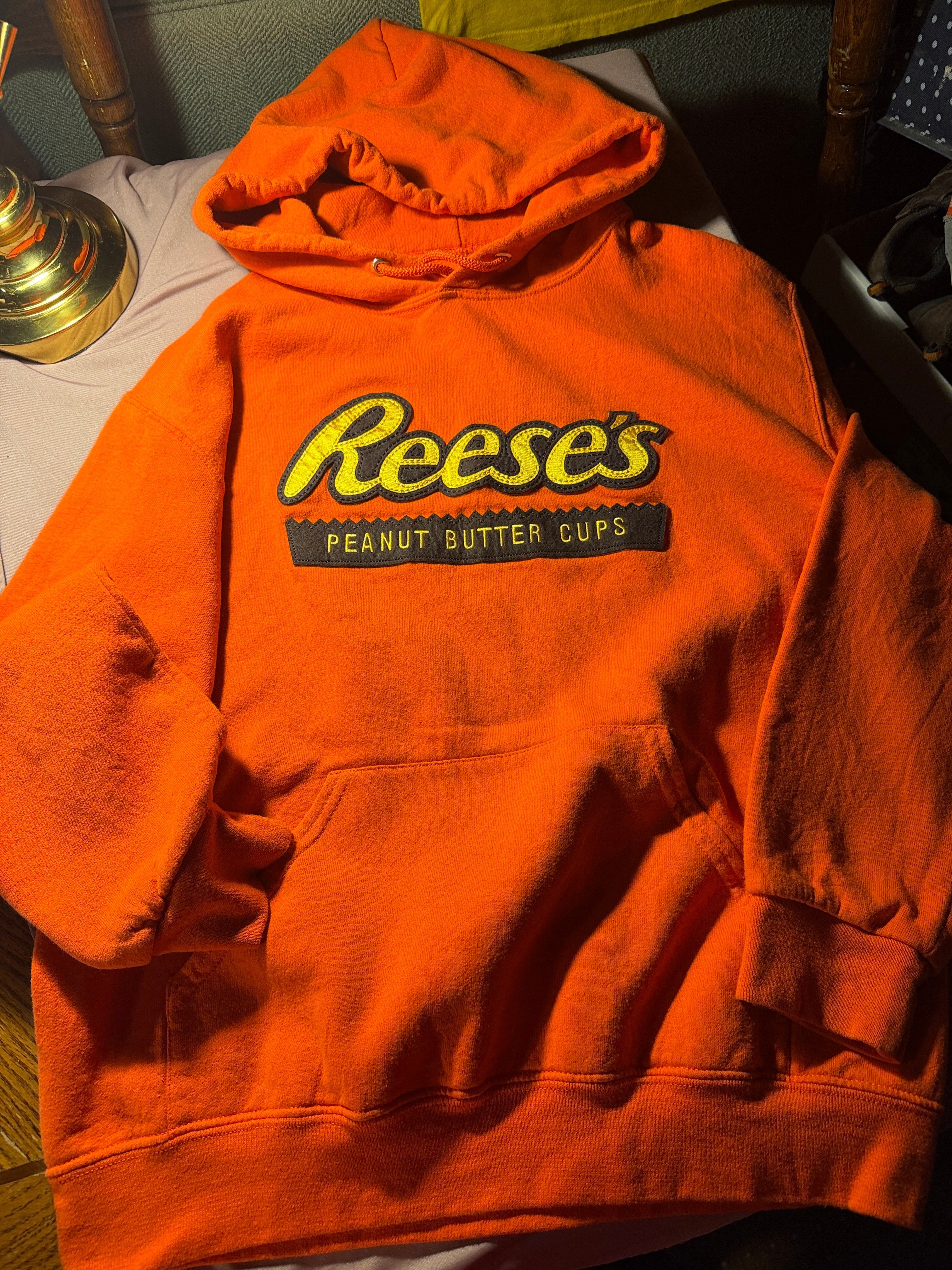 Reese's Peanut Butter Cups Graphic Hoodie – Size Medium