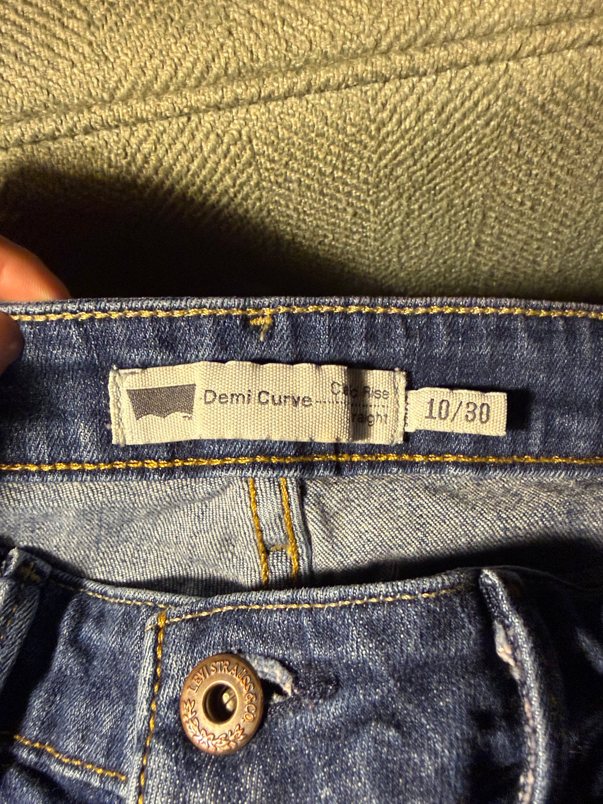 Levi's Demi Curve Mid Rise Straight Jeans – Size 10/30