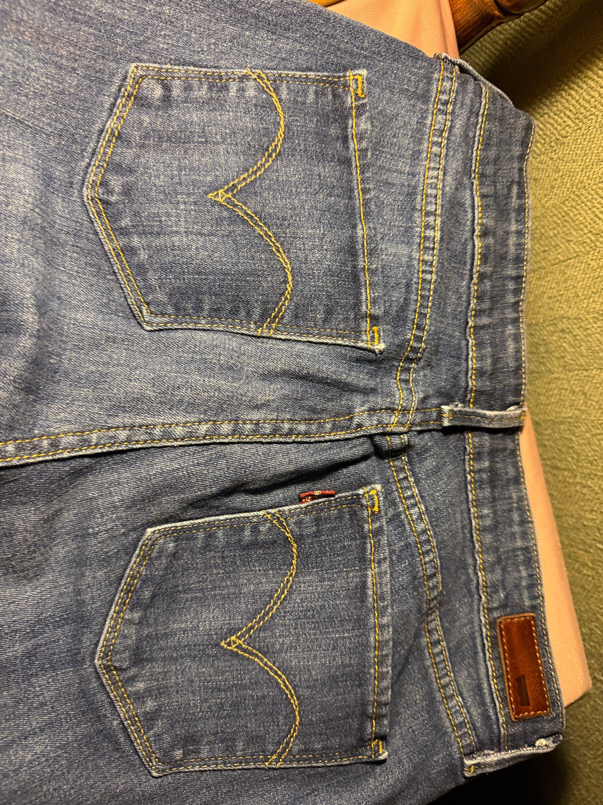 Levi's Demi Curve Mid Rise Straight Jeans – Size 10/30