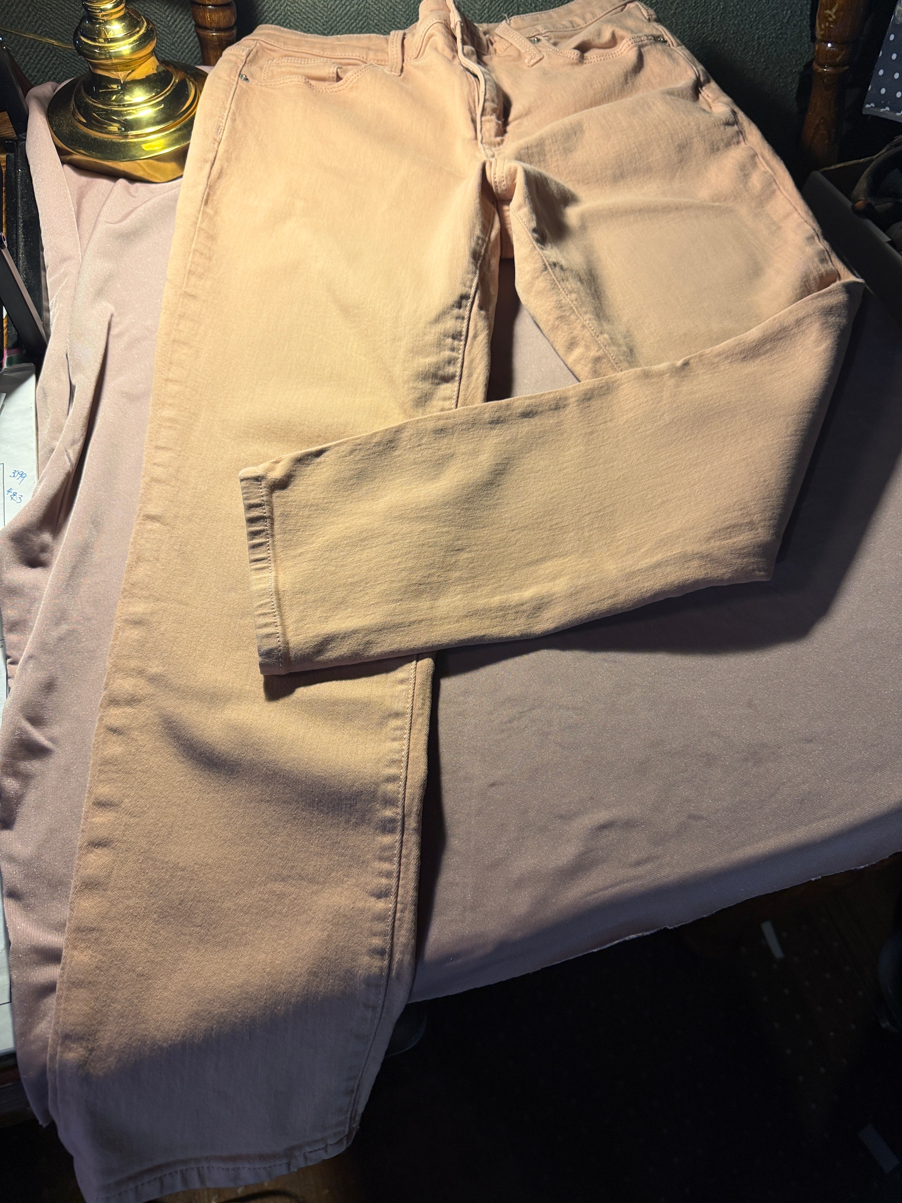 Universal Thread Blush Pink Straight Leg Jeans – Size 10/30