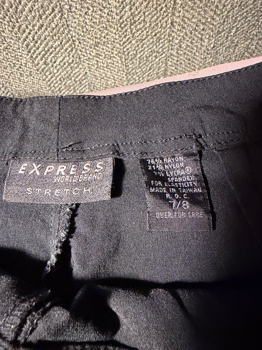 Express World Brand Stretch Dress Pants – Size 7/8