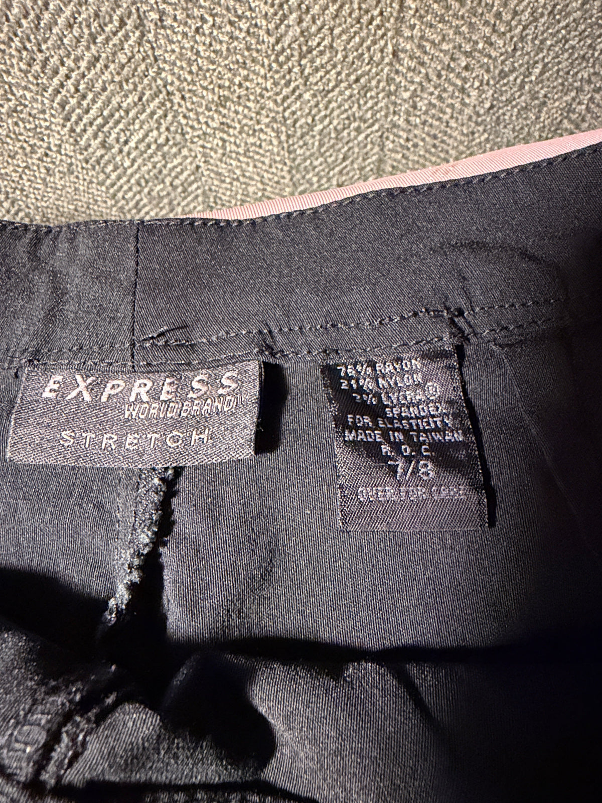 Express World Brand Stretch Dress Pants – Size 7/8