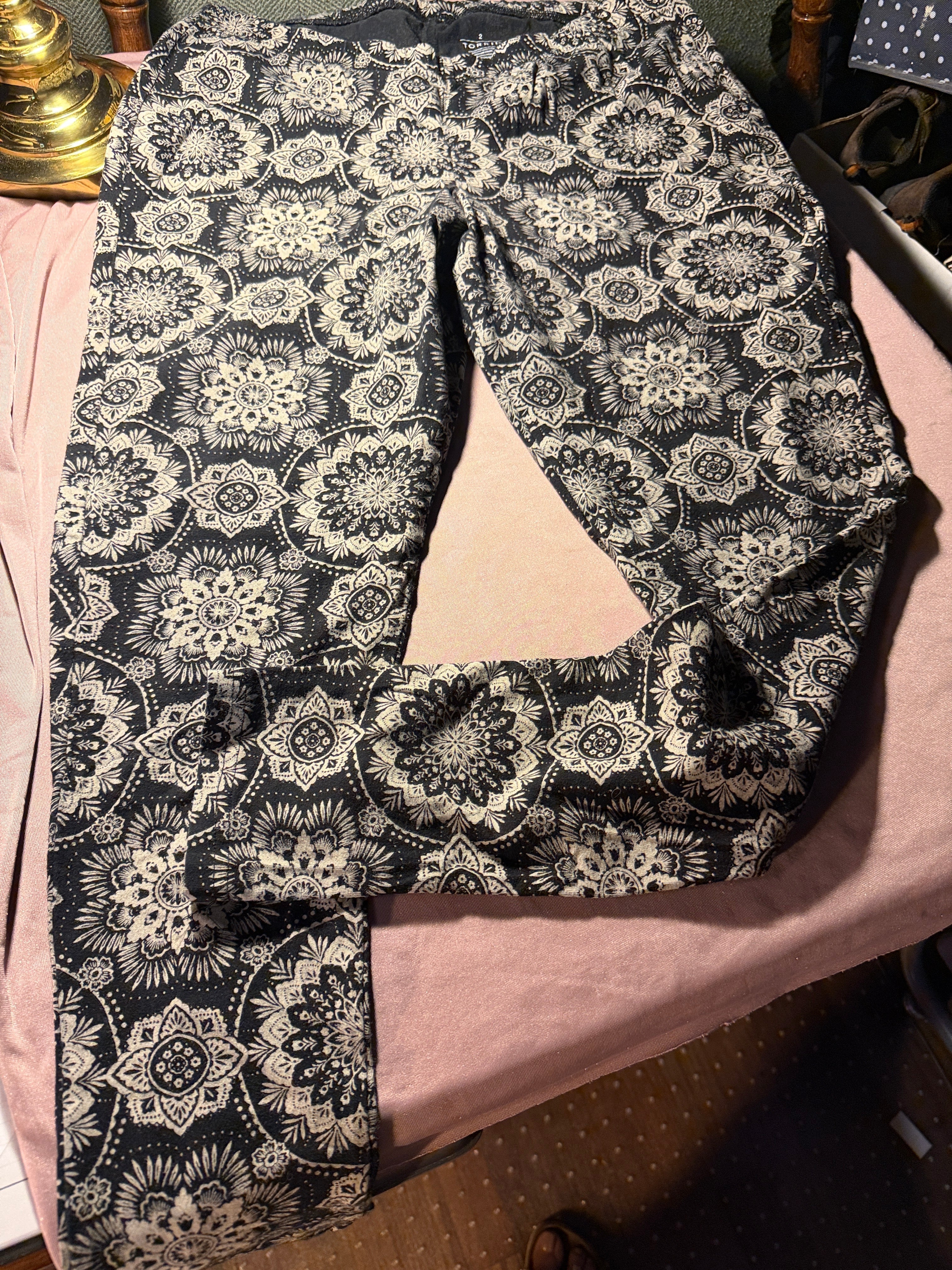 Torrid Mandala Print Leggings – Size 2 (2X)