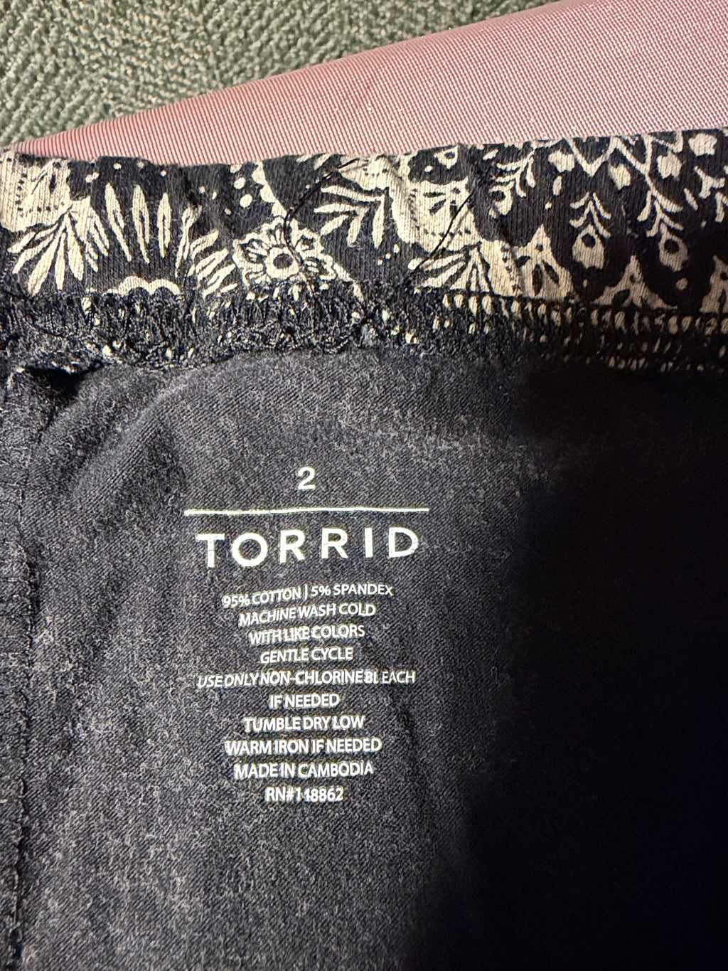 Torrid Mandala Print Leggings – Size 2 (2X)