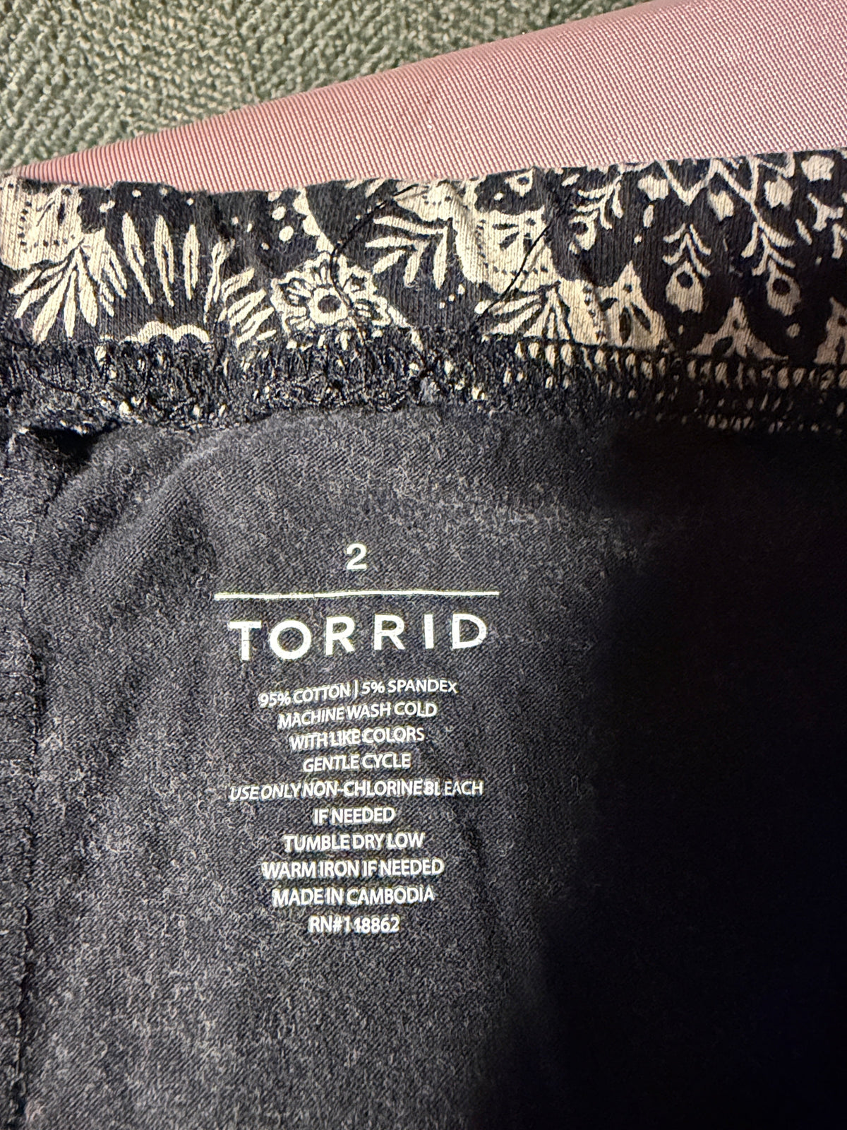 Torrid Mandala Print Leggings – Size 2 (2X)