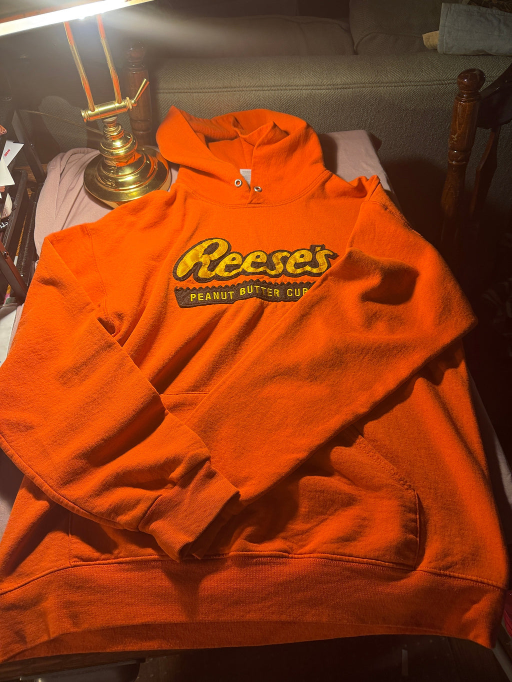 Reese's Peanut Butter Cups Graphic Hoodie – Size M