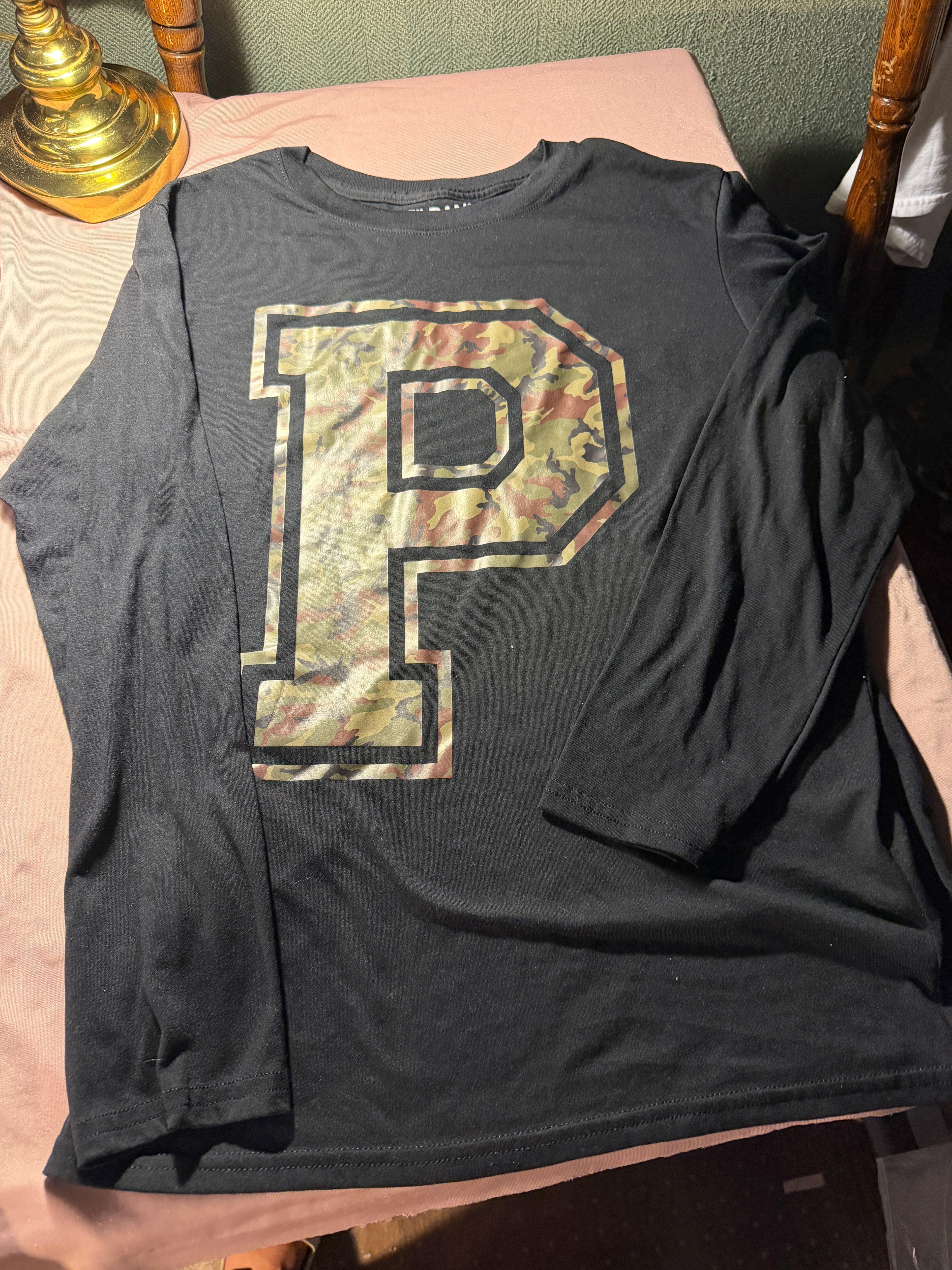 Gildan Performance Long Sleeve Tee with Camo P Graphic – Size Medium