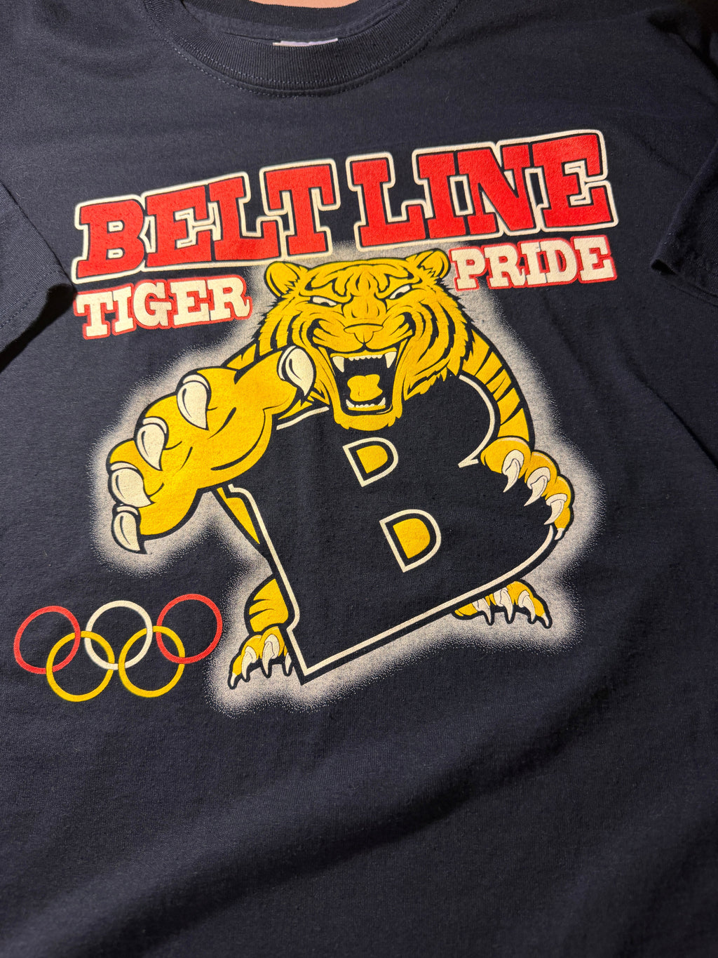 Belt Line Tiger Pride Graphic Tee – Navy, XL