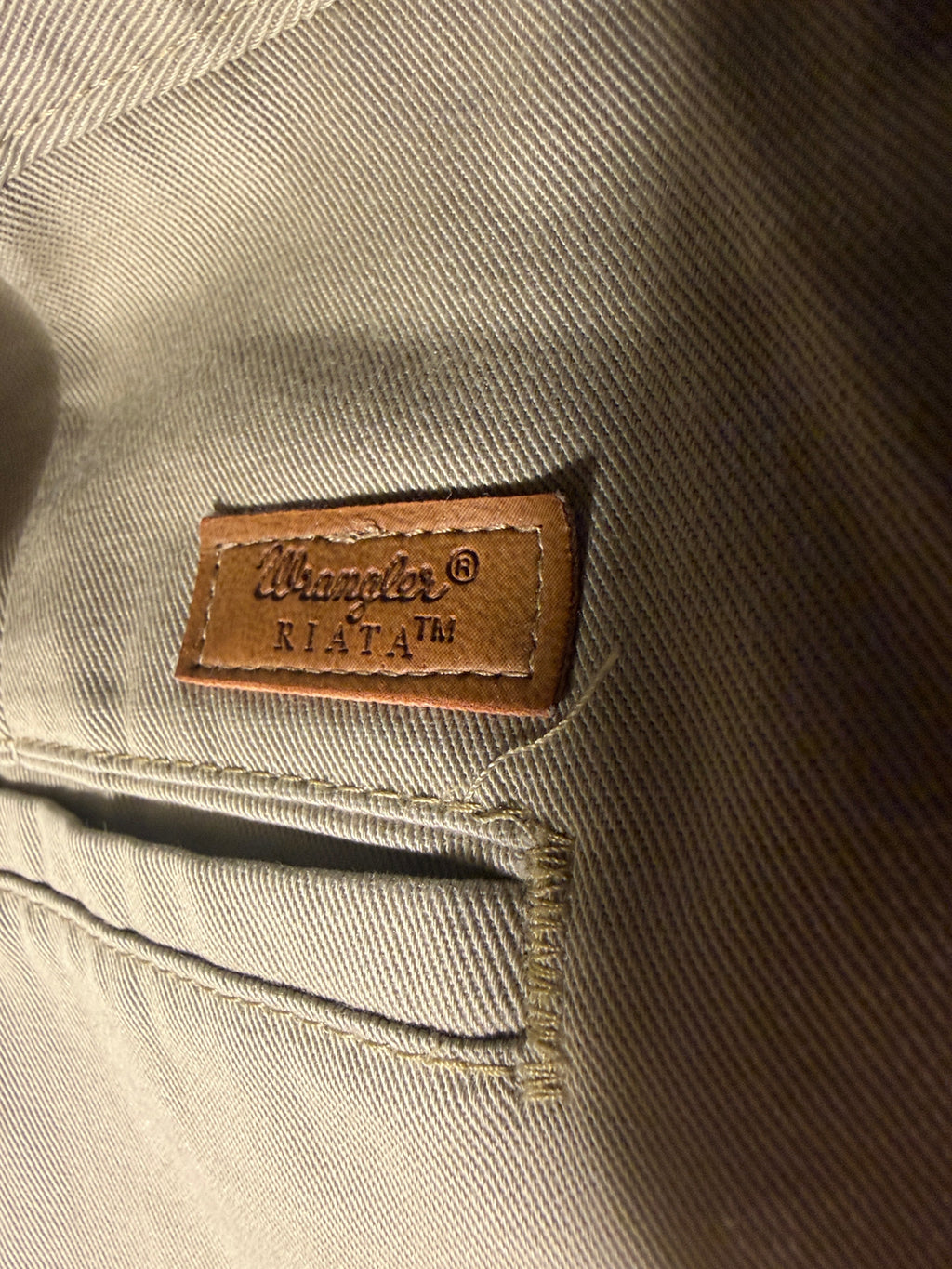 Wrangler Riata Pleated Khaki Pants – 34x32