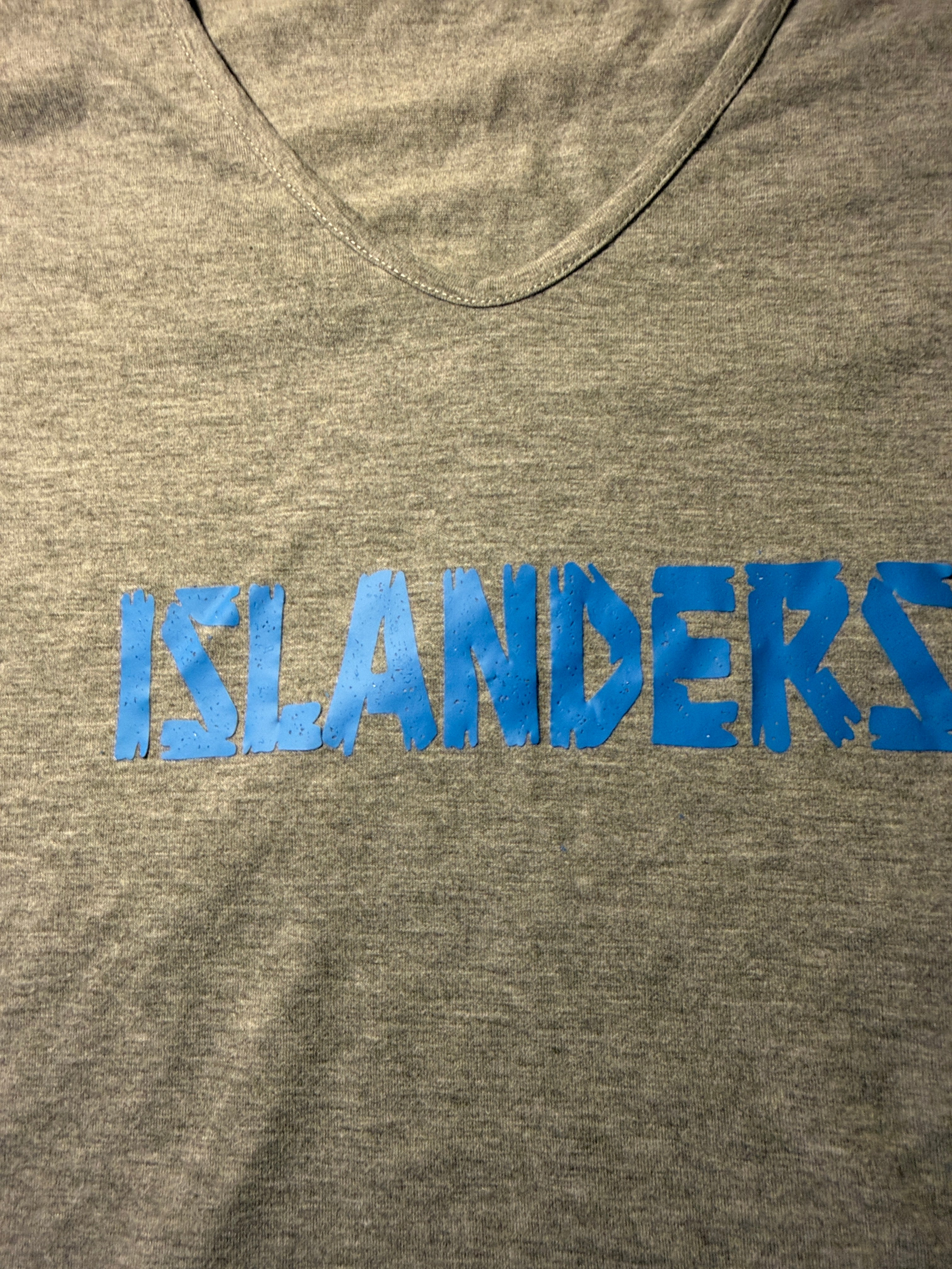 Islanders Graphic Tee – Grey Heather, Size L