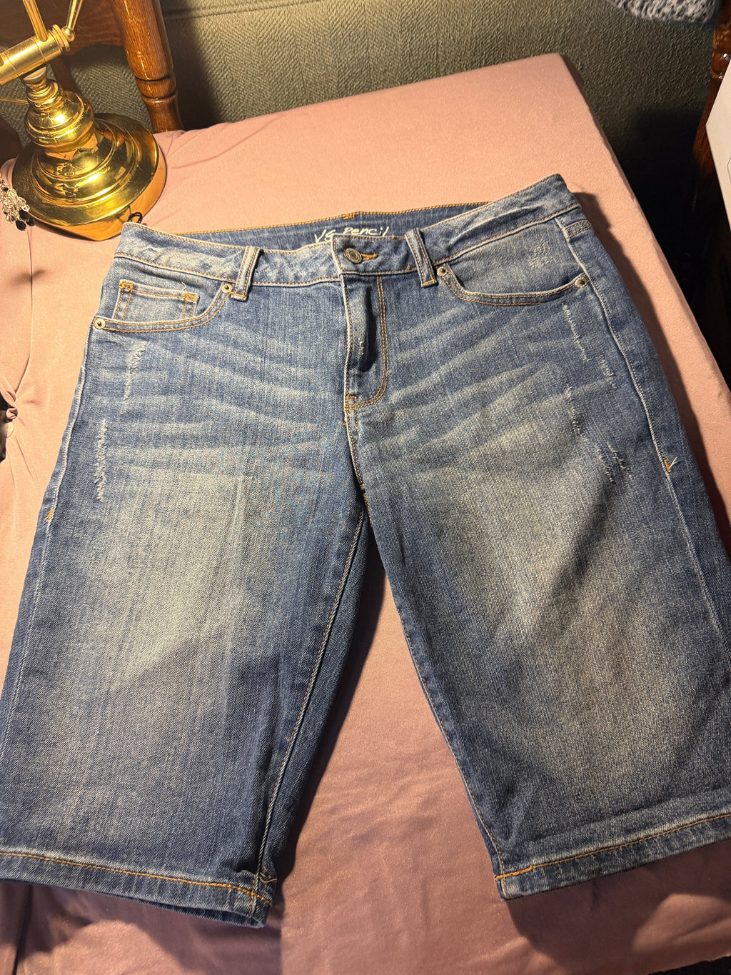 VS Pencil Distressed Denim Bermuda Shorts – Size 8 NWOT