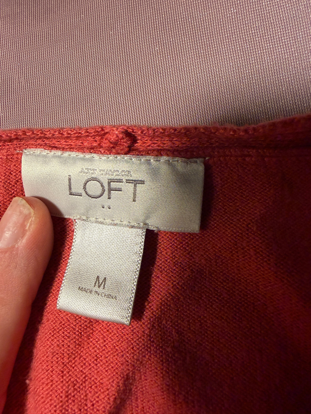 Ann Taylor LOFT Coral V-Neck Knit Top - Size M