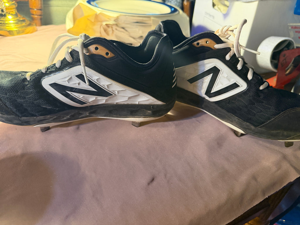 New Balance Men's Metal Baseball Cleats – Black/White