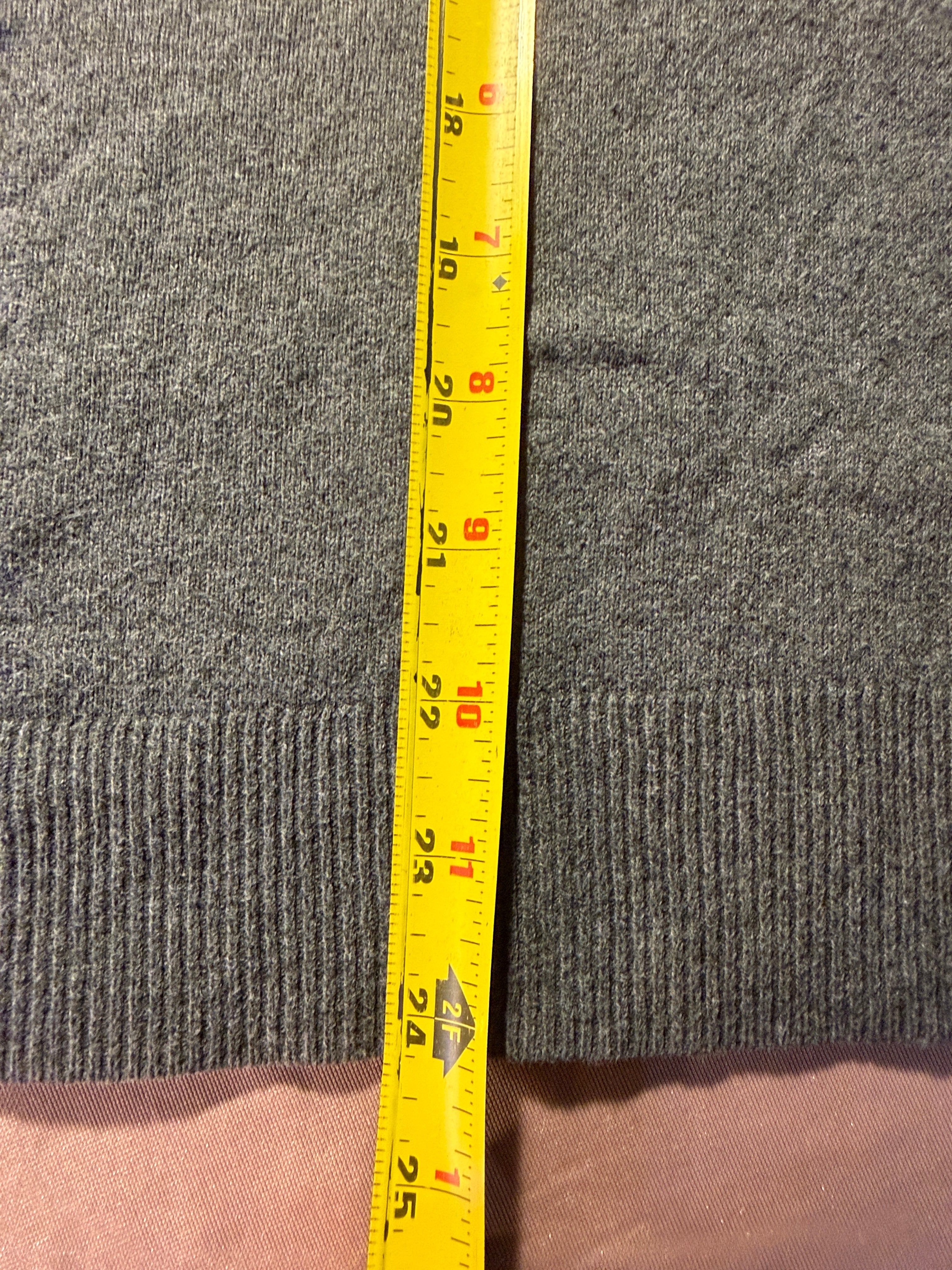 Apt. 9 Gray V-Neck Sweater – Size XS