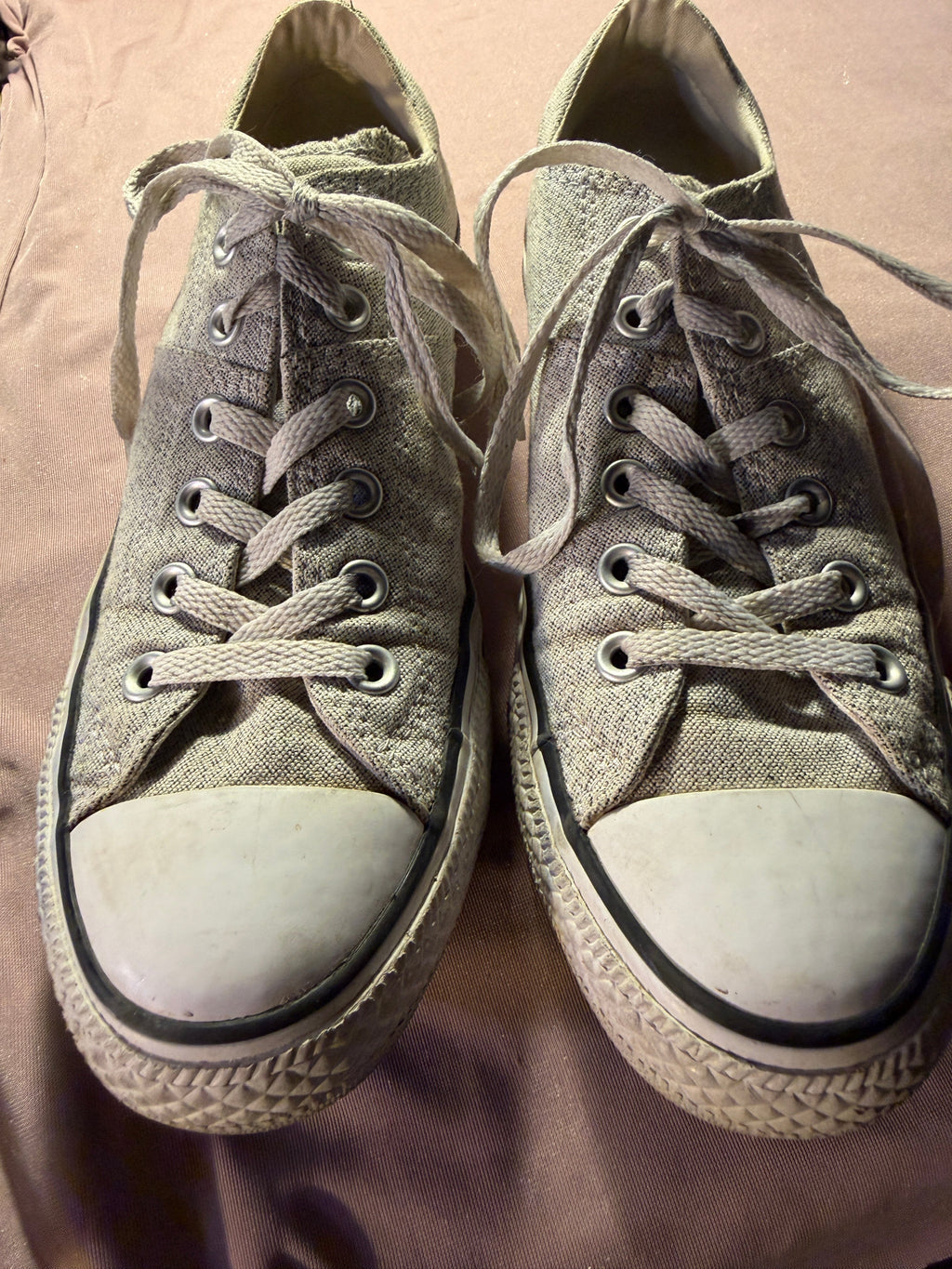 Converse All Star Chuck Taylor Low Top Sneakers – Women's Size 9