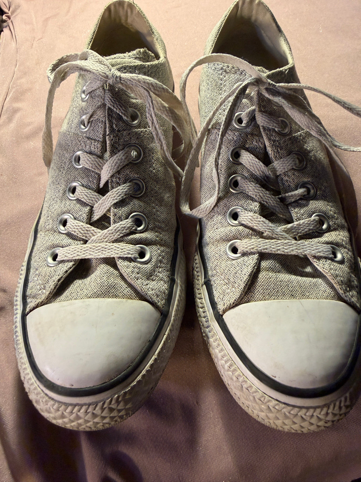 Converse All Star Chuck Taylor Low Top Sneakers – Women's Size 9