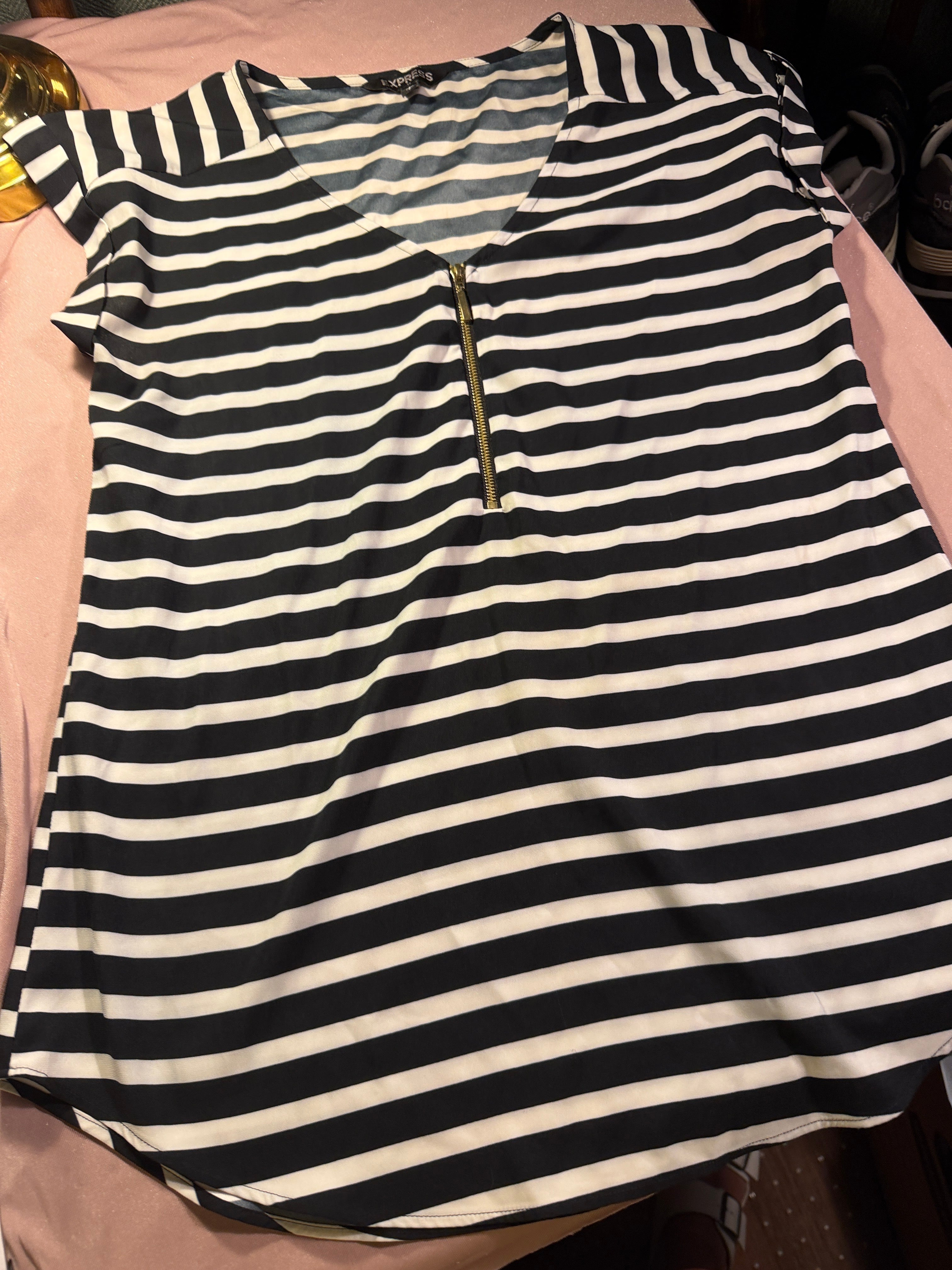 Express Striped Zip-Neck Blouse – Black & White (Size S)