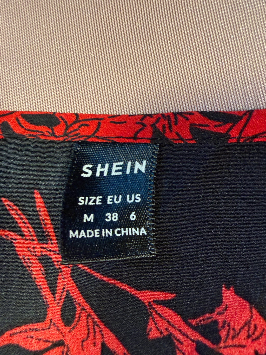 SHEIN Black & Red Floral Scallop-Hem Blouse – Size M