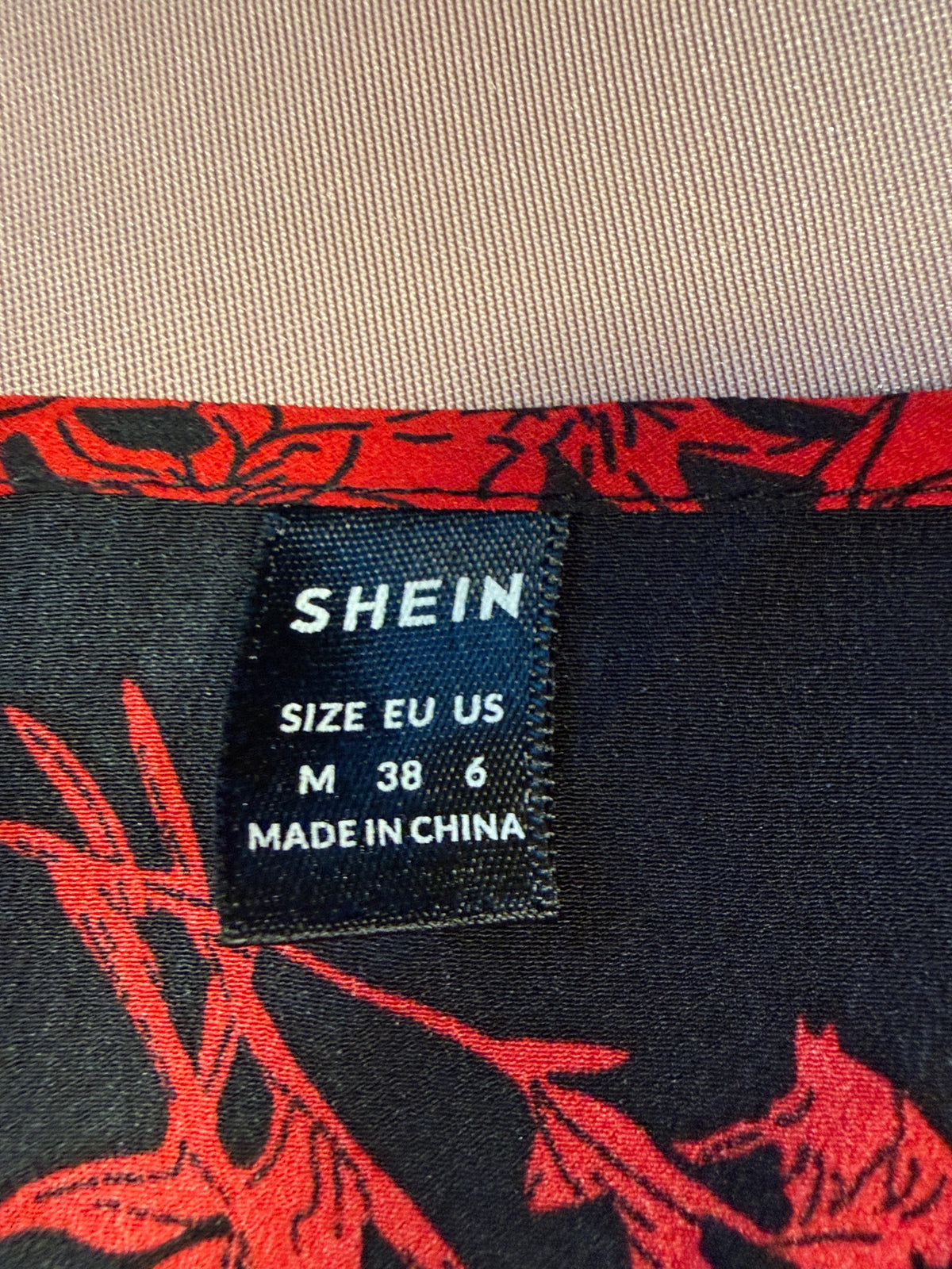 SHEIN Black & Red Floral Scallop-Hem Blouse – Size M