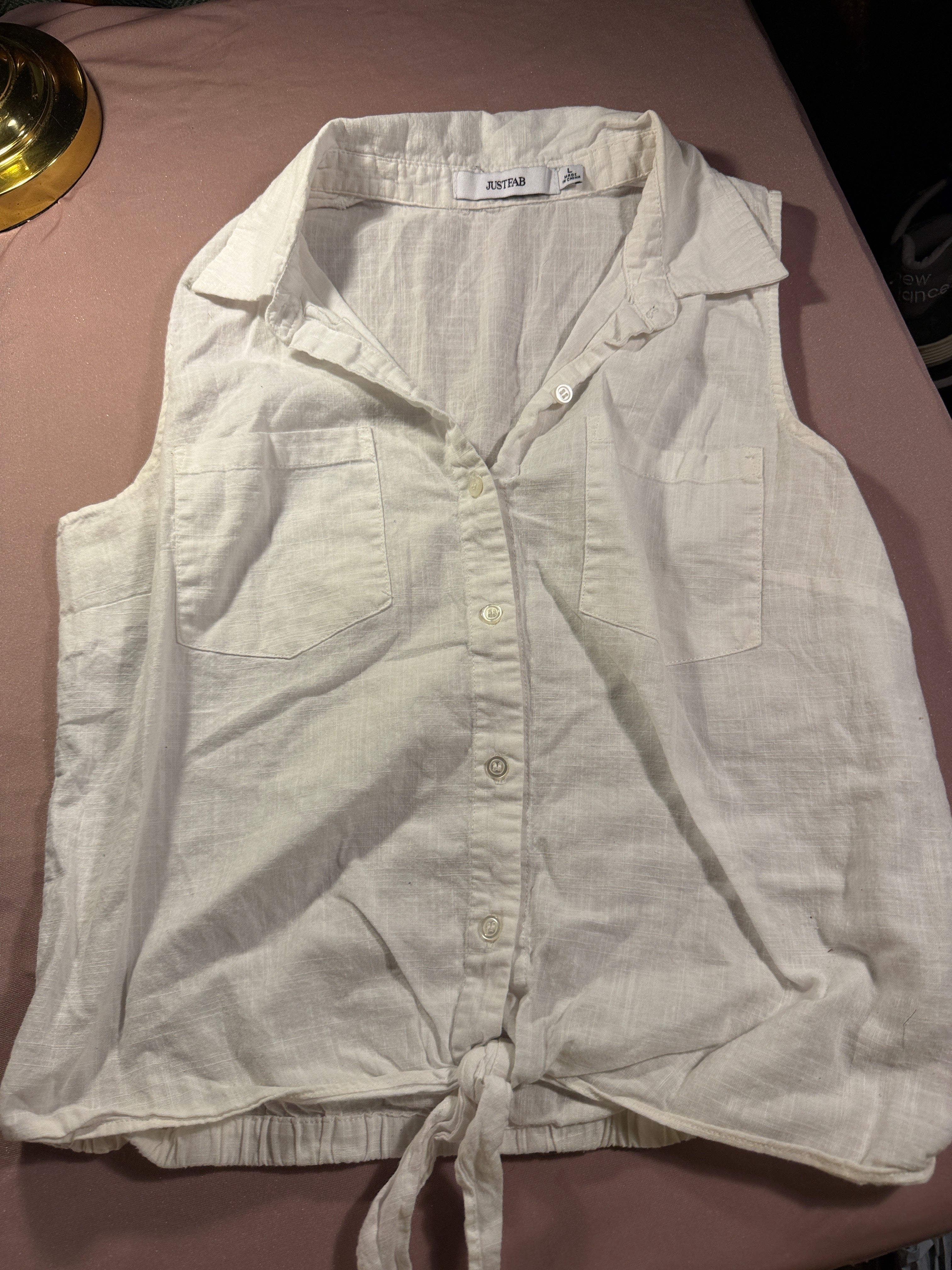 JustFab Sleeveless Tie-Front Button-Down Blouse – White, Size L