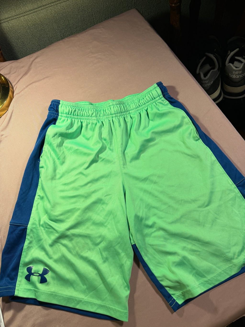 Under Armour Youth Medium HeatGear Shorts – Neon Green & Blue