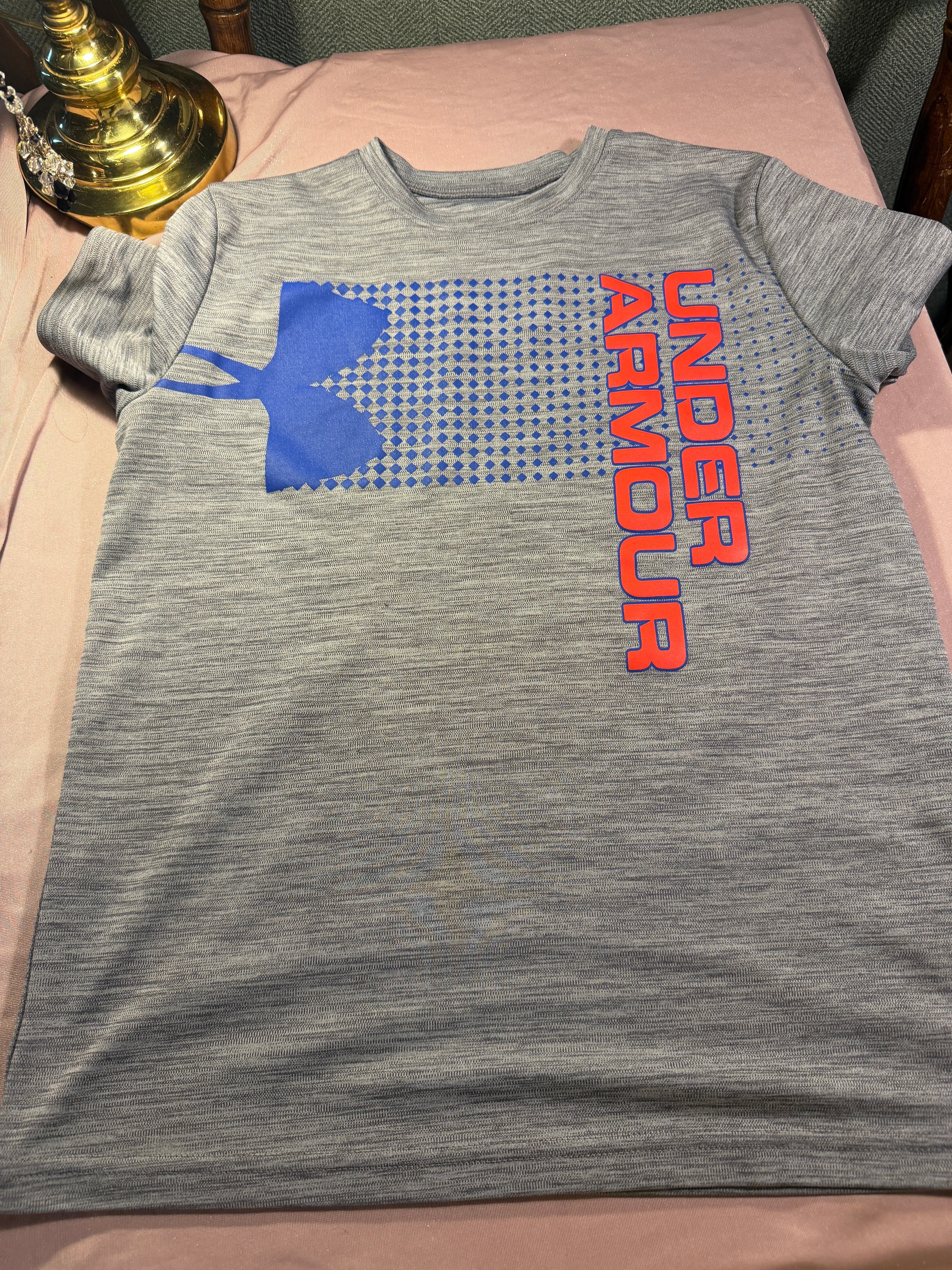 Under Armour HeatGear Graphic Tee – Youth Large (YLG)