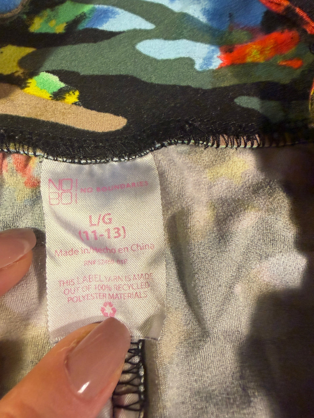 No Boundaries Rainbow Camo Leggings – Size L/G (11-13)