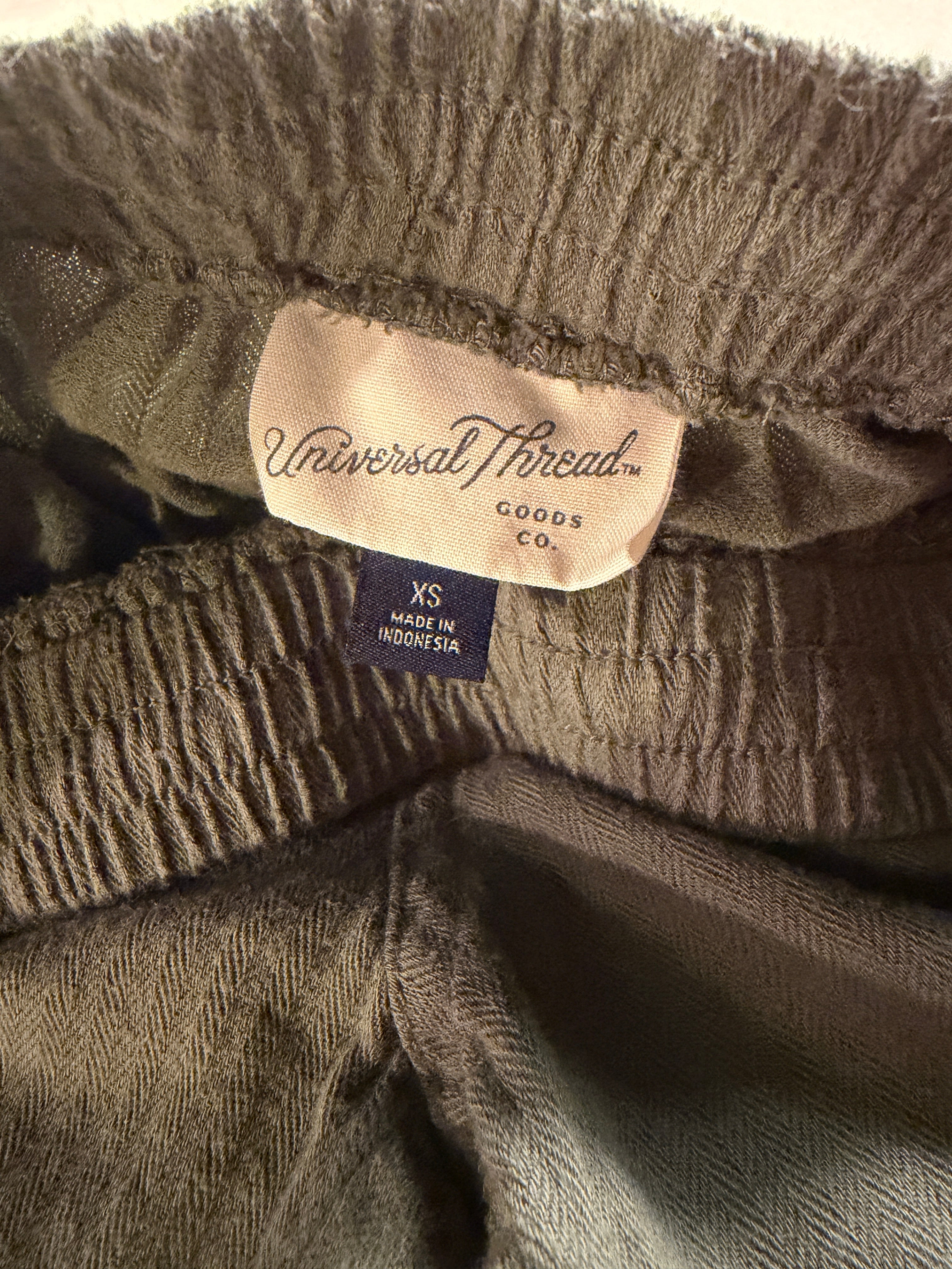 Universal Thread Olive Green Drawstring Mini Shorts – XS