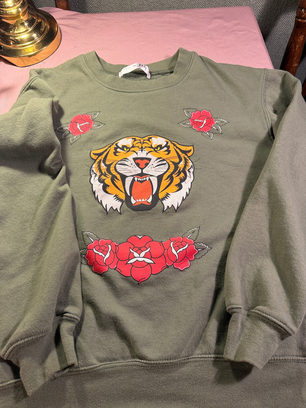 Wound Up Tiger & Roses Graphic Sweatshirt