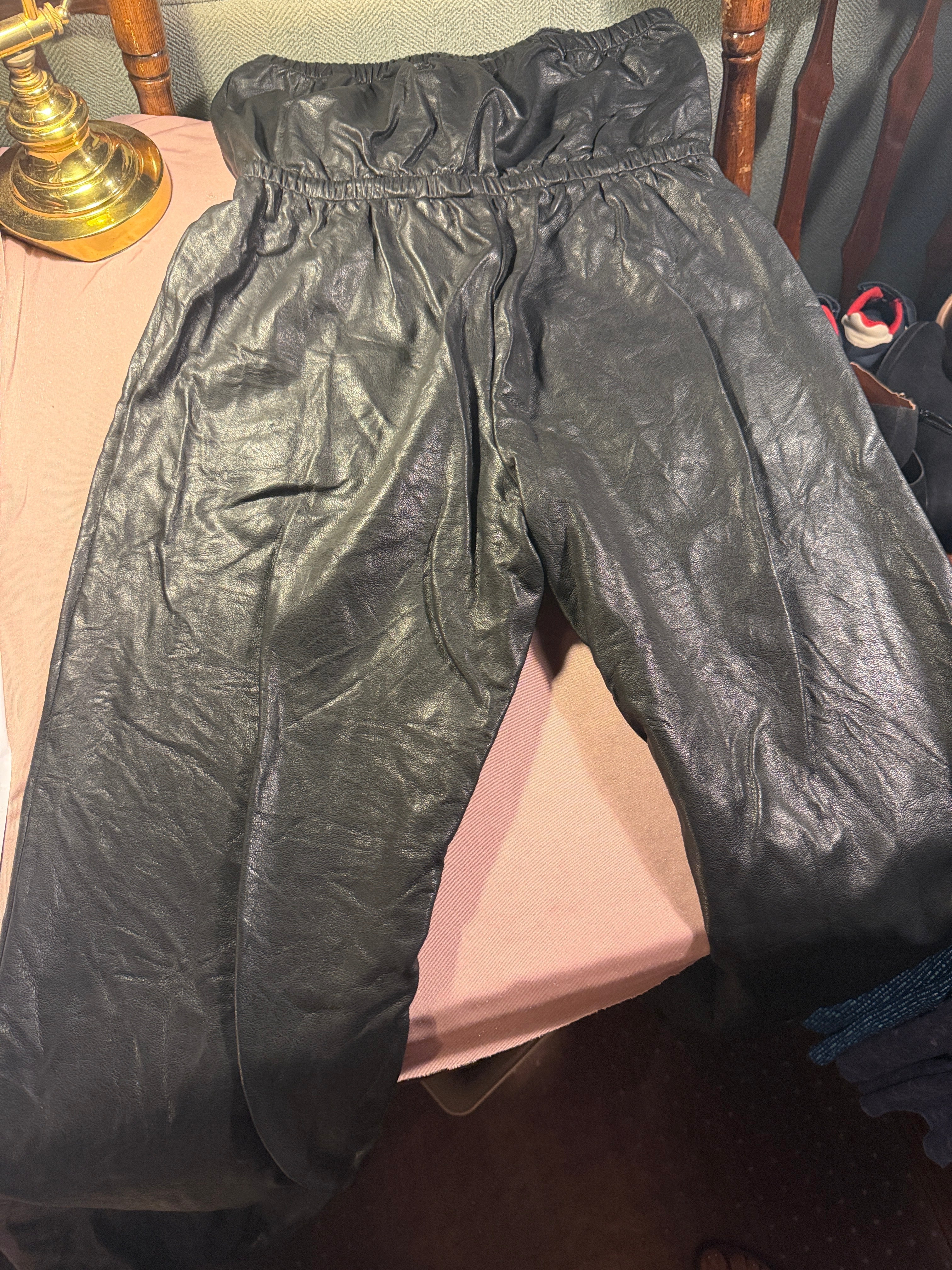 Kittenish Faux Leather Shorts – Large