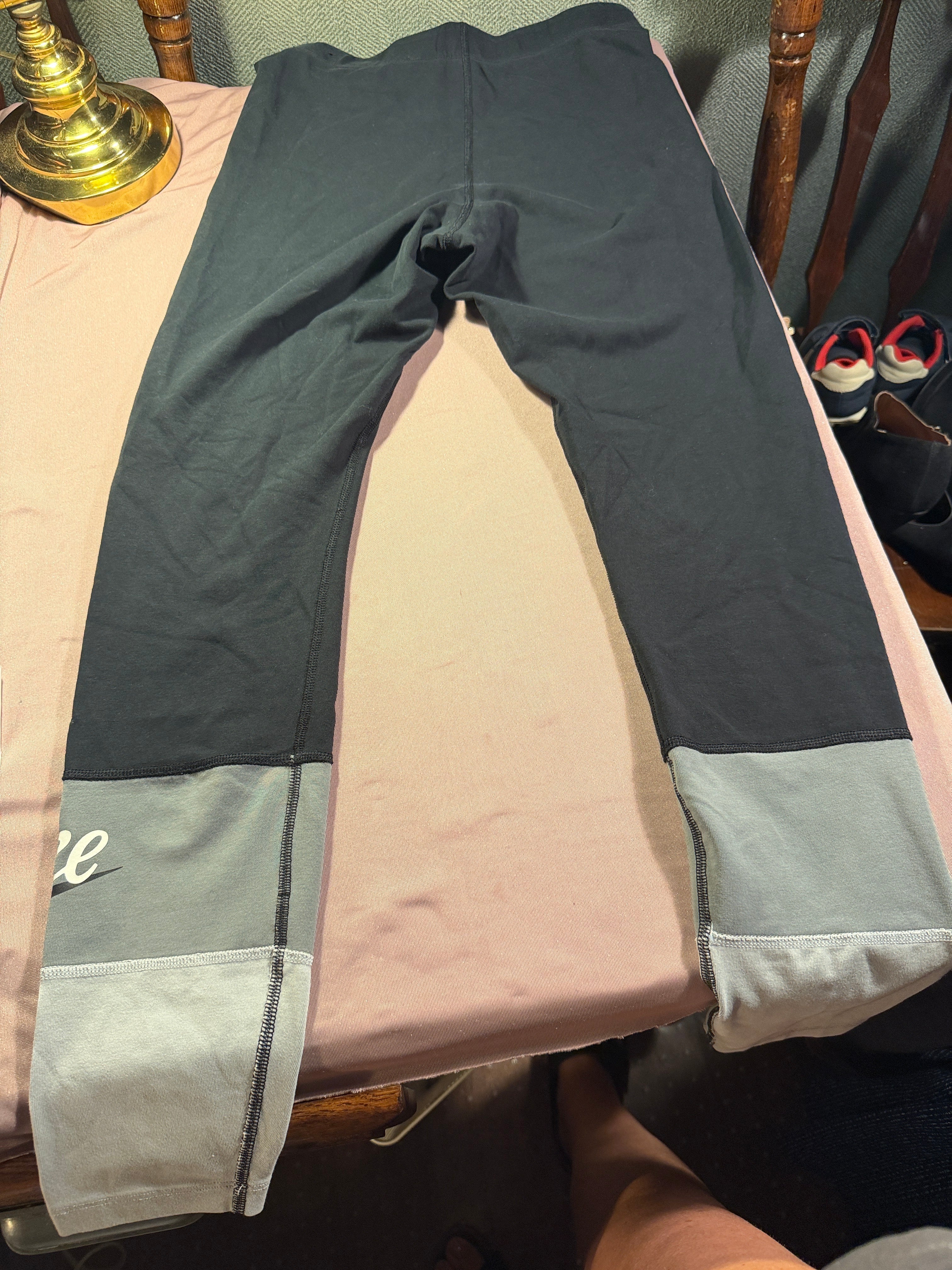 Nike Color Block Leggings – Size M