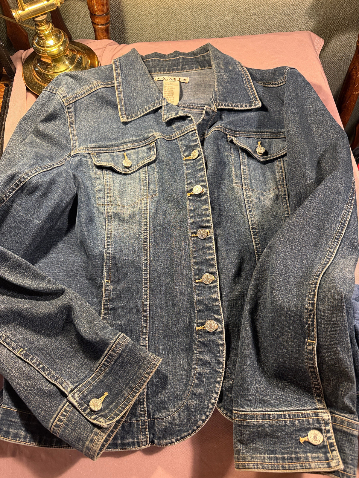 A.M.I. Classic Denim Jacket – Medium Wash | XL