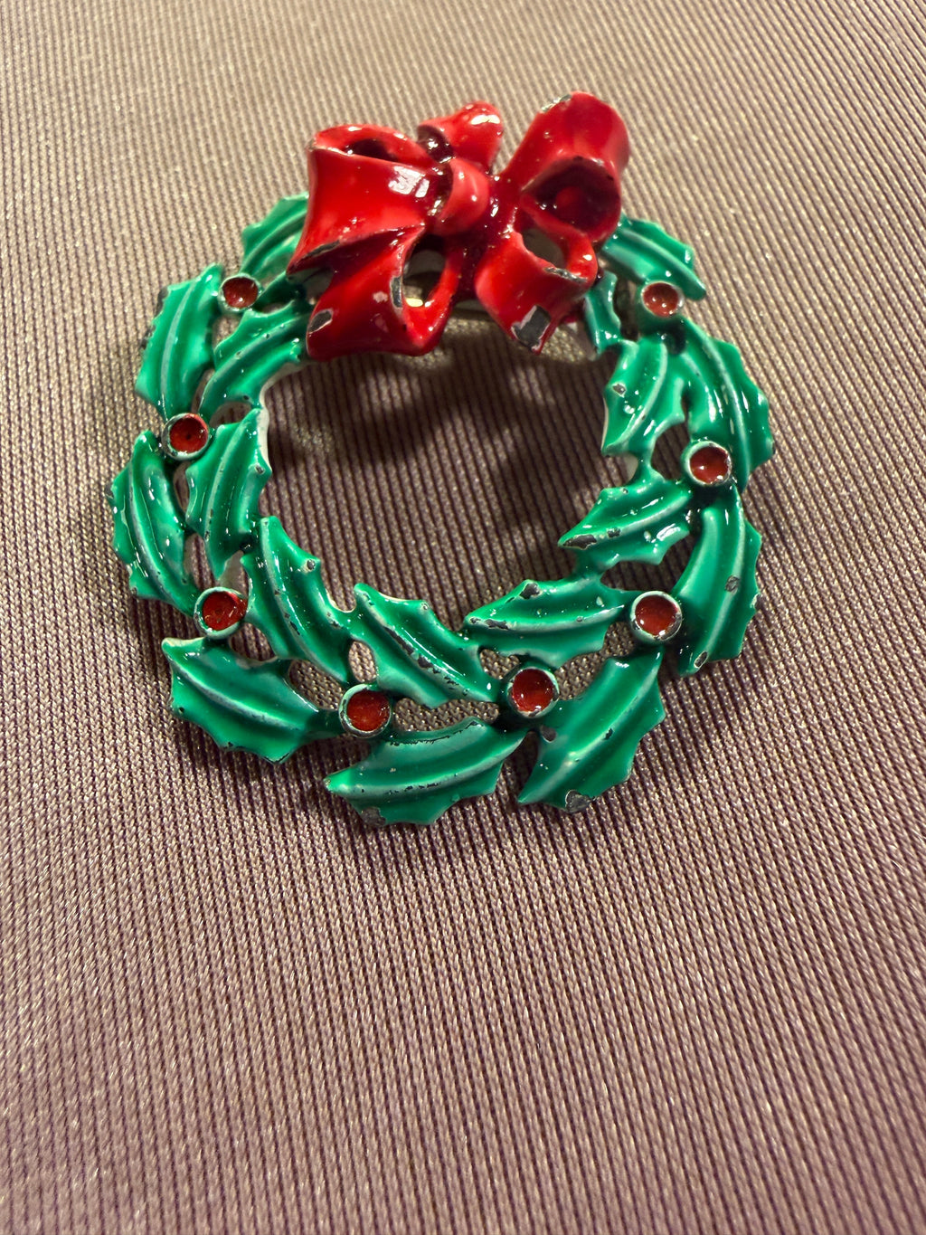 Vintage Enamel Christmas Wreath Brooch Pin with Red Bow & Holly Berries