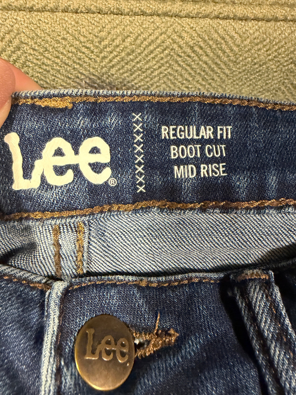 Lee Regular Fit Boot Cut Mid Rise Jeans – Size 8M