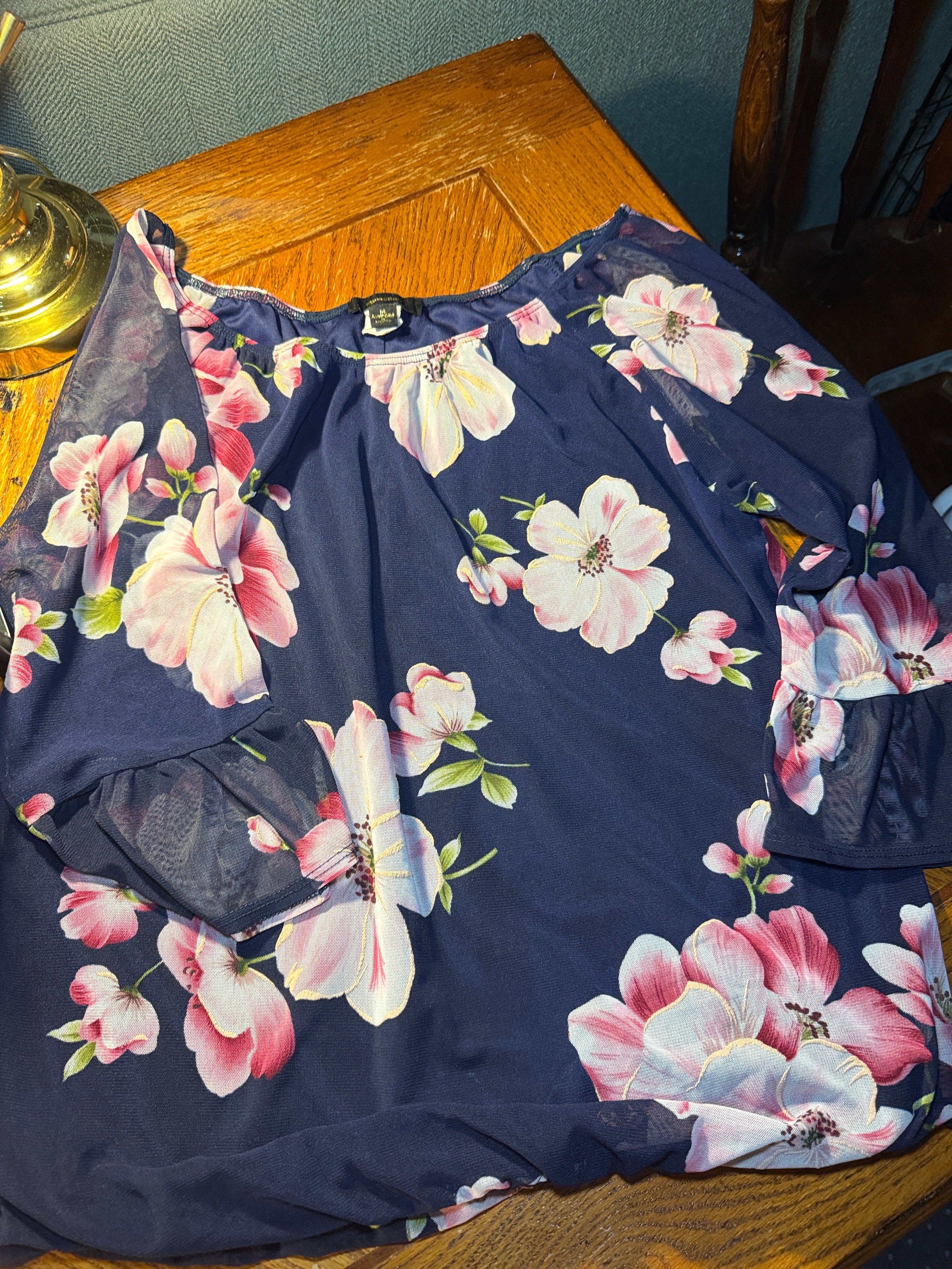 Espresso Floral Navy Blouse – Size M