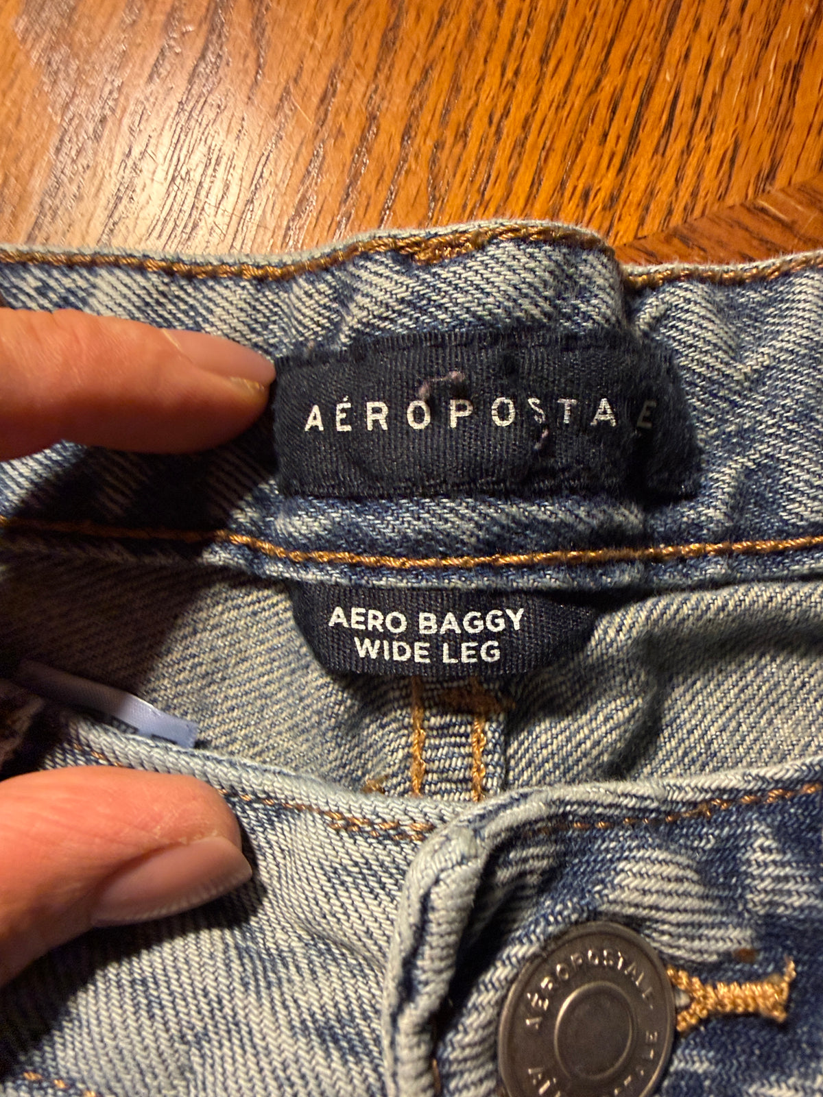 Aeropostale Light Wash Wide Leg Jeans – Women's Size 2 Short