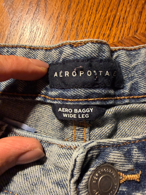 Aeropostale Light Wash Wide Leg Jeans – Women's Size 2 Short