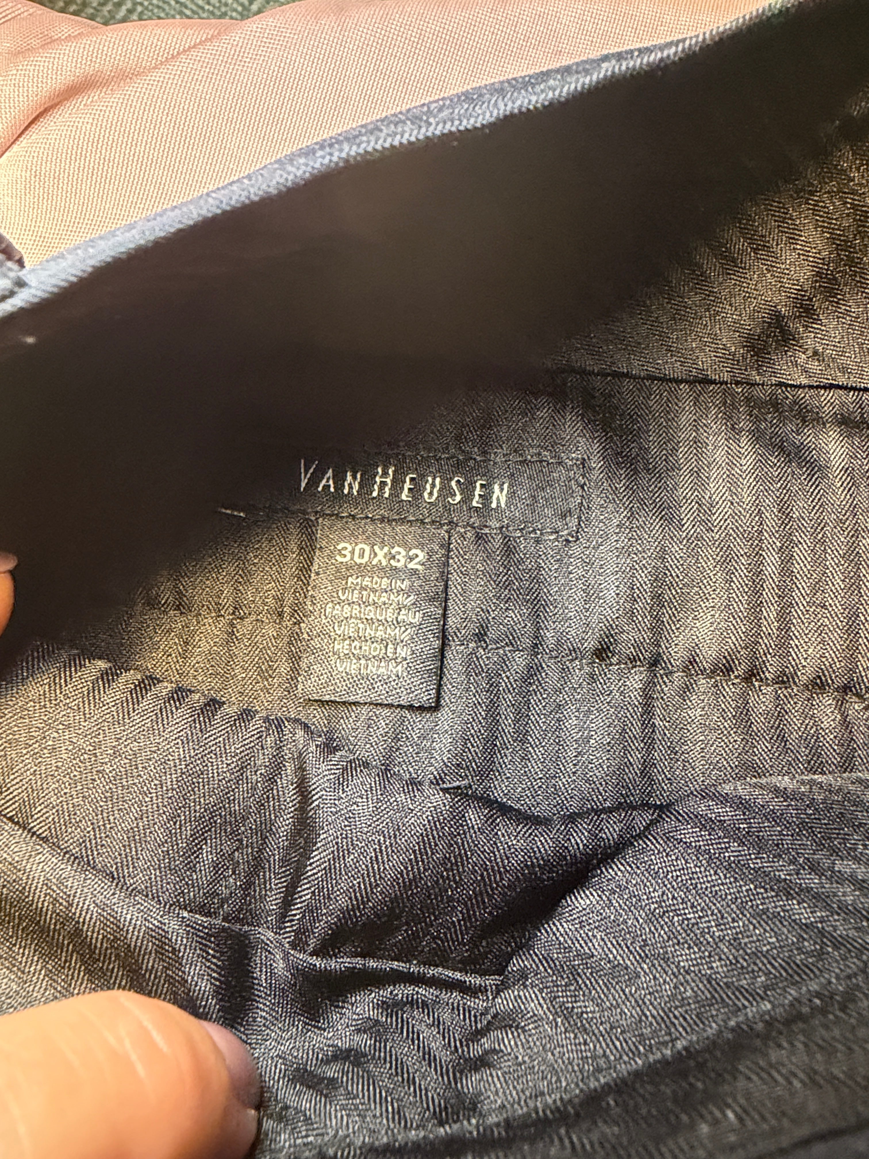 Van Heusen women’s Gray Herringbone Dress Pants – Size 30x32