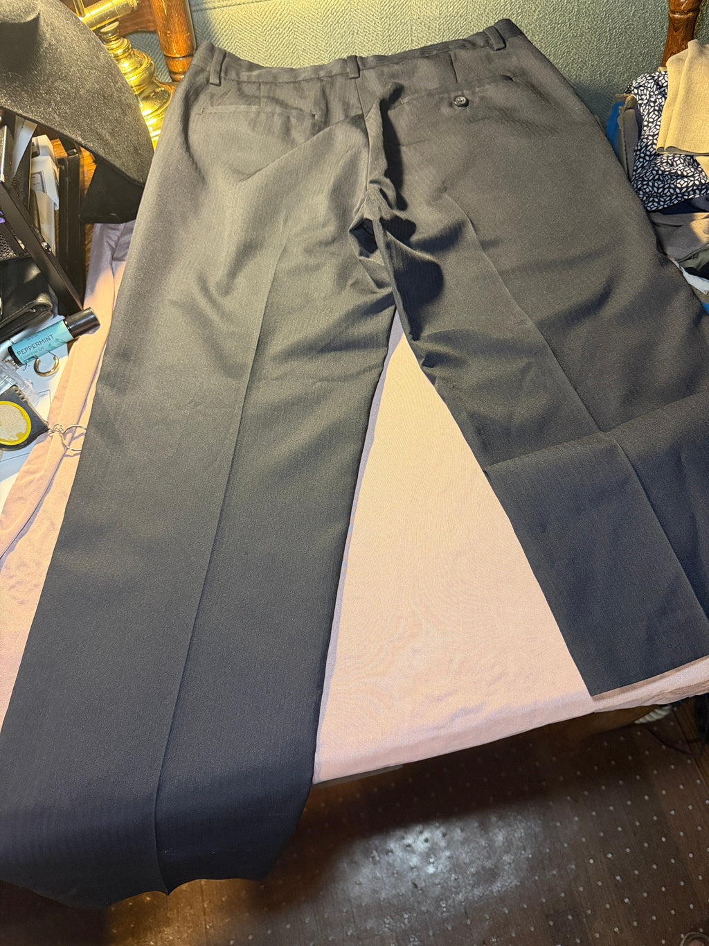 Van Heusen women’s Gray Herringbone Dress Pants – Size 30x32