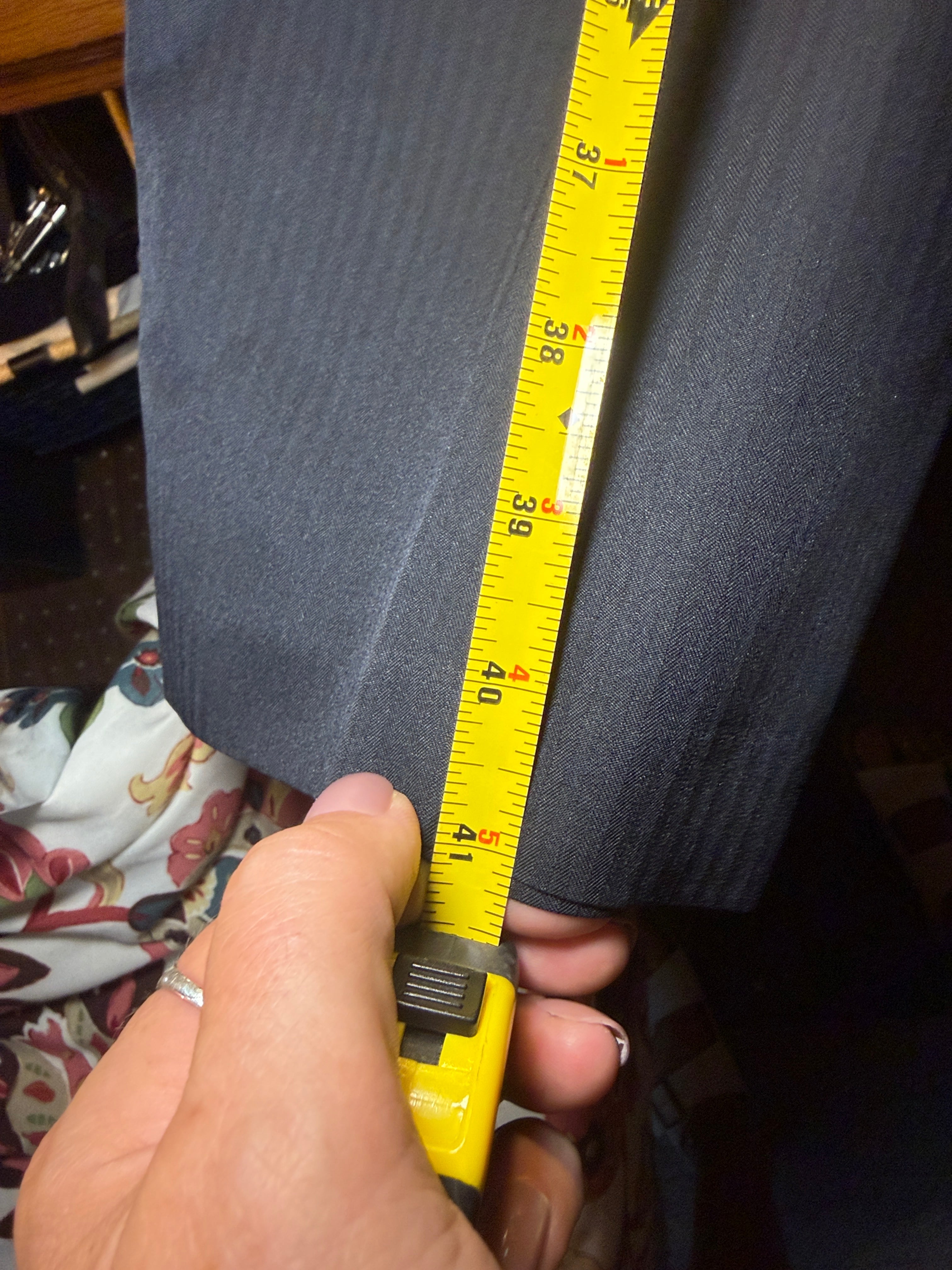 Van Heusen women’s Gray Herringbone Dress Pants – Size 30x32