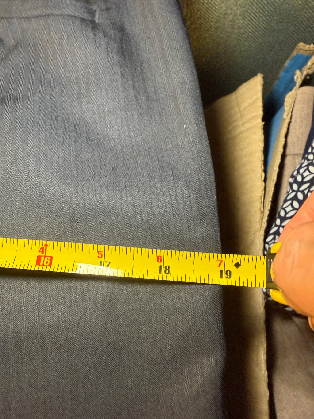 Van Heusen women’s Gray Herringbone Dress Pants – Size 30x32