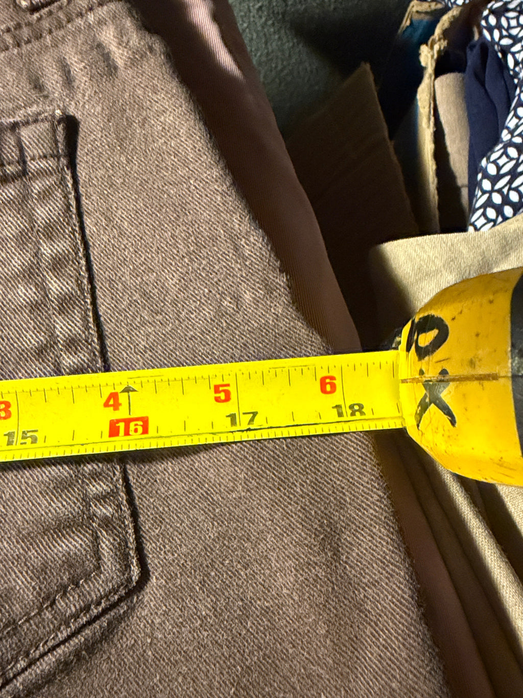 Gloria Vanderbilt Taupe Brown Straight Leg Jeans – Size 8